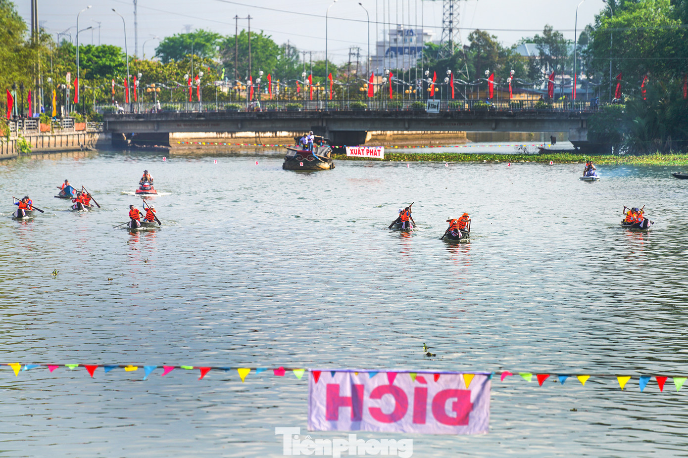 Các đội sẽ thi đấu ở sáu nội dung: Đôi nam, đôi nữ, đôi nam và nữ, đội nam, đội nữ và đội nam, nữ với hình thức loại trực tiếp. Với sự chuẩn bị chu đáo cho giải đua, các đội đã tập luyện kỹ lưỡng và thi đấu đầy quyết tâm, các vòng loại thi đấu đã đem đến cho người xem những vòng đua sôi nổi, hấp dẫn.