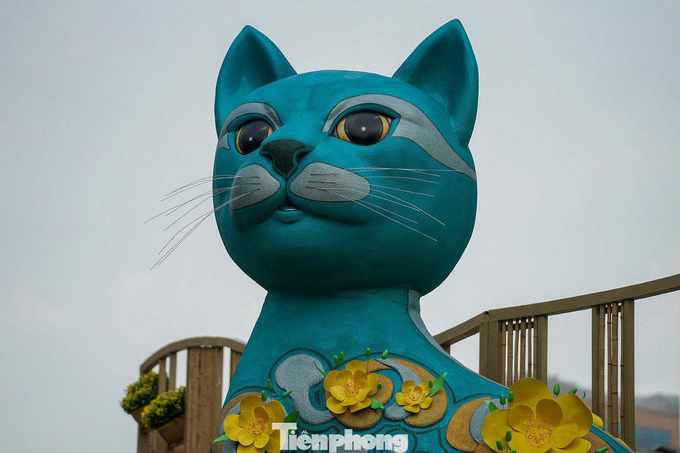Linh vật mèo phía UBND TPHCM sắc sảo và tinh tế trong tông màu cách điệu.