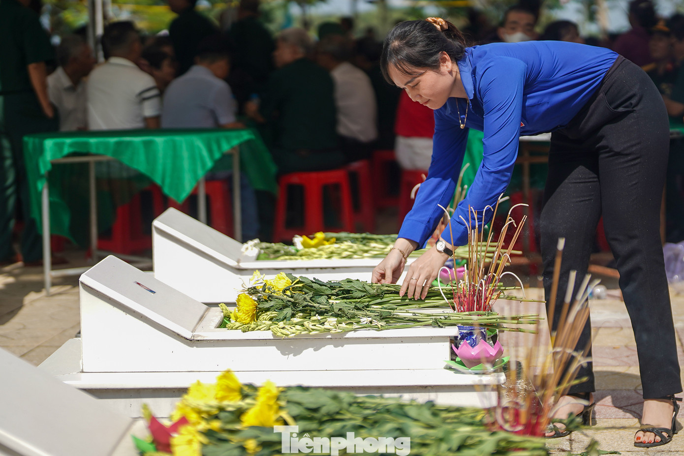 "Trong thời gian qua, Đoàn thanh niên địa phương cũng tuyên truyền cho các bạn thanh niên, người dân trên địa bàn và người dân trong, ngoài địa phương biết và tìm đến khu di tích, giới thiệu về lịch sử Trung đoàn 207 anh hùng. Đồng thời cũng phối hợp với ngành giáo dục tổ chức cho thanh niên, học sinh các chương trình hành trình về địa chỉ đỏ Trung đoàn 207", chị Nguyễn Thị Thanh Thuý, Phó Bí thư Huyện Đoàn Thạnh Hoá chia sẻ.