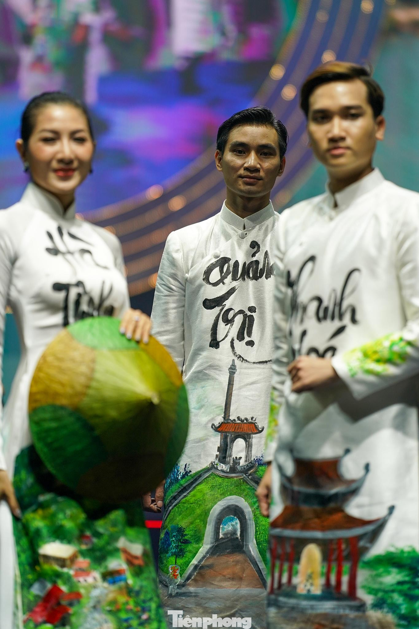 Nhóm điểm đến bắc miền Trung và miền Trung. Hà Tĩnh có thác Vũ Môn, vườn quốc gia Vũ Quang, hồ Kẻ Gỗ, đèo Ngang, chùa Hương Tích; Quảng Trị có Thành cổ Quảng Trị, nhà thờ La Vang; Thanh Hoá có khu bảo tồn thiên nhiên Pù Luông, biển Sầm Sơn, vườn quốc gia Cúc Phương...