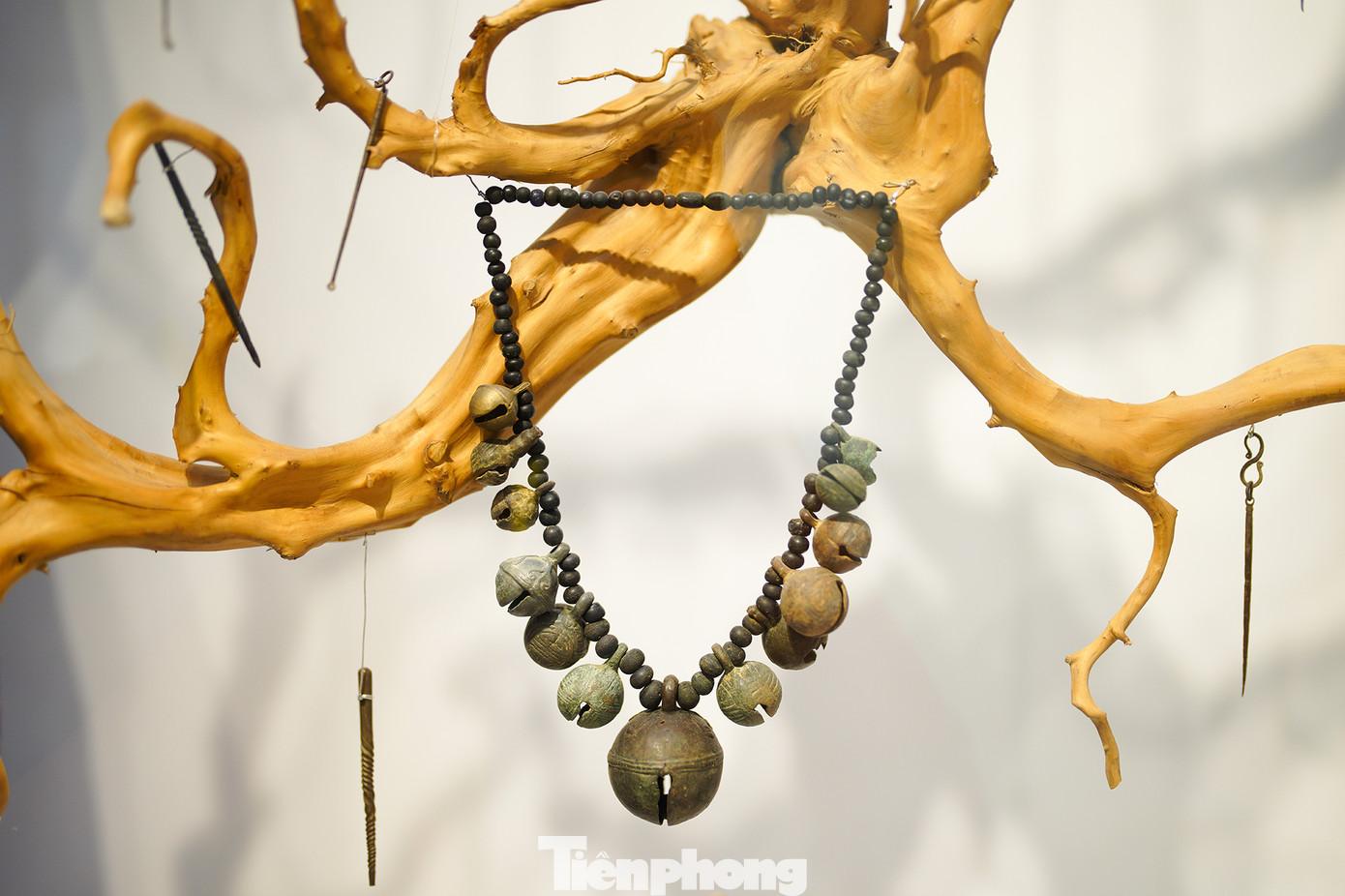 Chiếc vòng cổ lục lạc của người Ba Na.