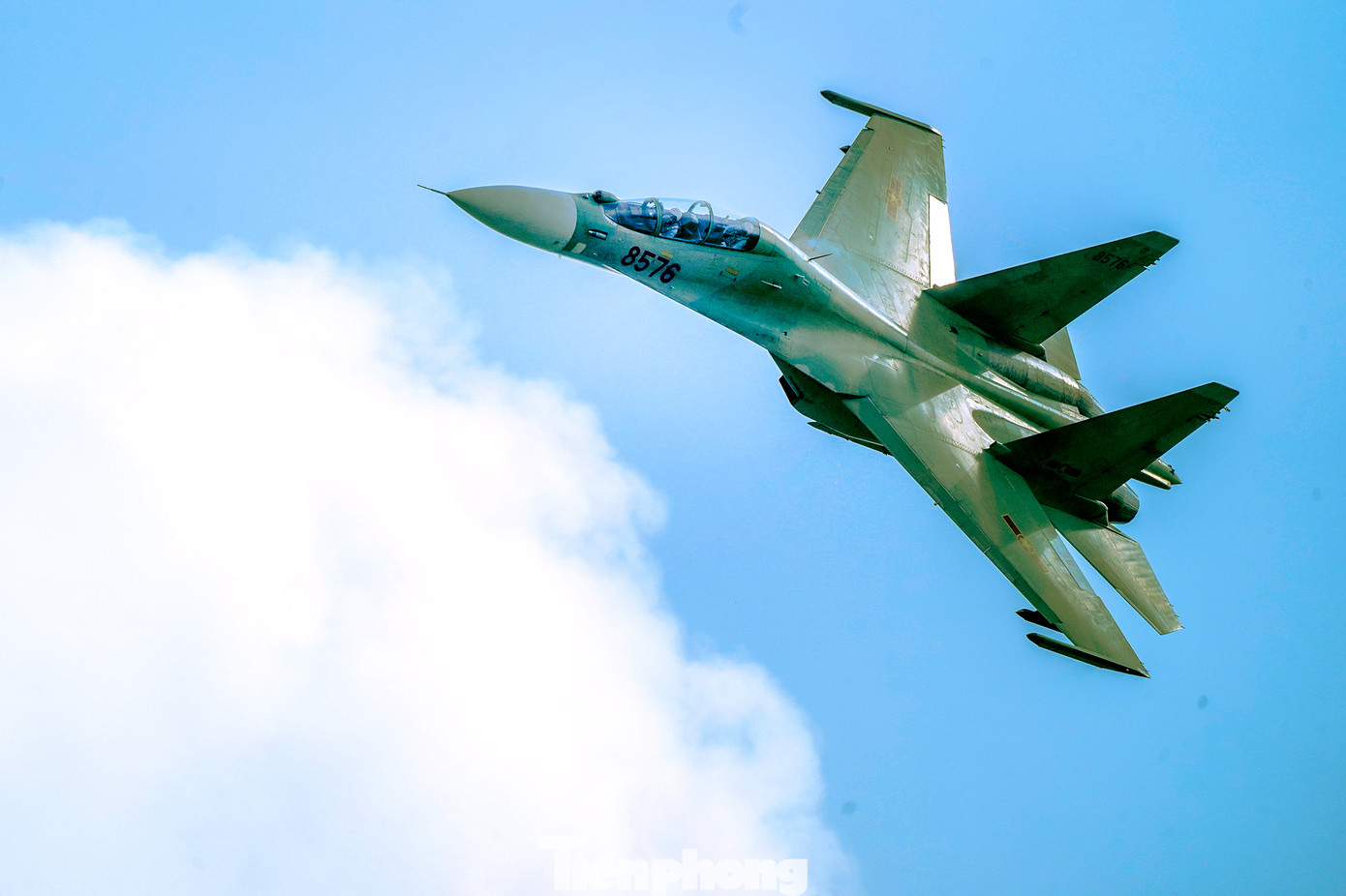 Chương trình hợp luyện gồm hai phần: Phần nghi thức, nghi lễ của Đảng, Nhà nước do quân đội đảm nhiệm và phần diễu binh, diễu hành. Lúc này, biên đội "hổ mang chúa" gồm các máy bay tiêm kích Su-30MK2 với các bài bay cơ động phức tạp ngang qua lễ đài.