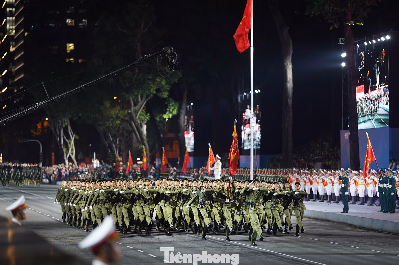 Khối nam sĩ quan An ninh nhân dân, lực lượng vinh dự được Đảng và Nhà nước tặng thưởng Huân chương Sao vàng, Huân chương Hồ Chí Minh.