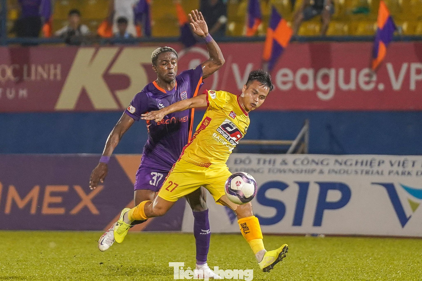 Đội bóng xứ Thanh đề ra mục tiêu khá rõ ràng. Họ muốn có vị trí trong top 5, đồng thời toan tính lực lượng để chuẩn bị cho trận bán kết cúp Quốc gia với CLB Bình Định.