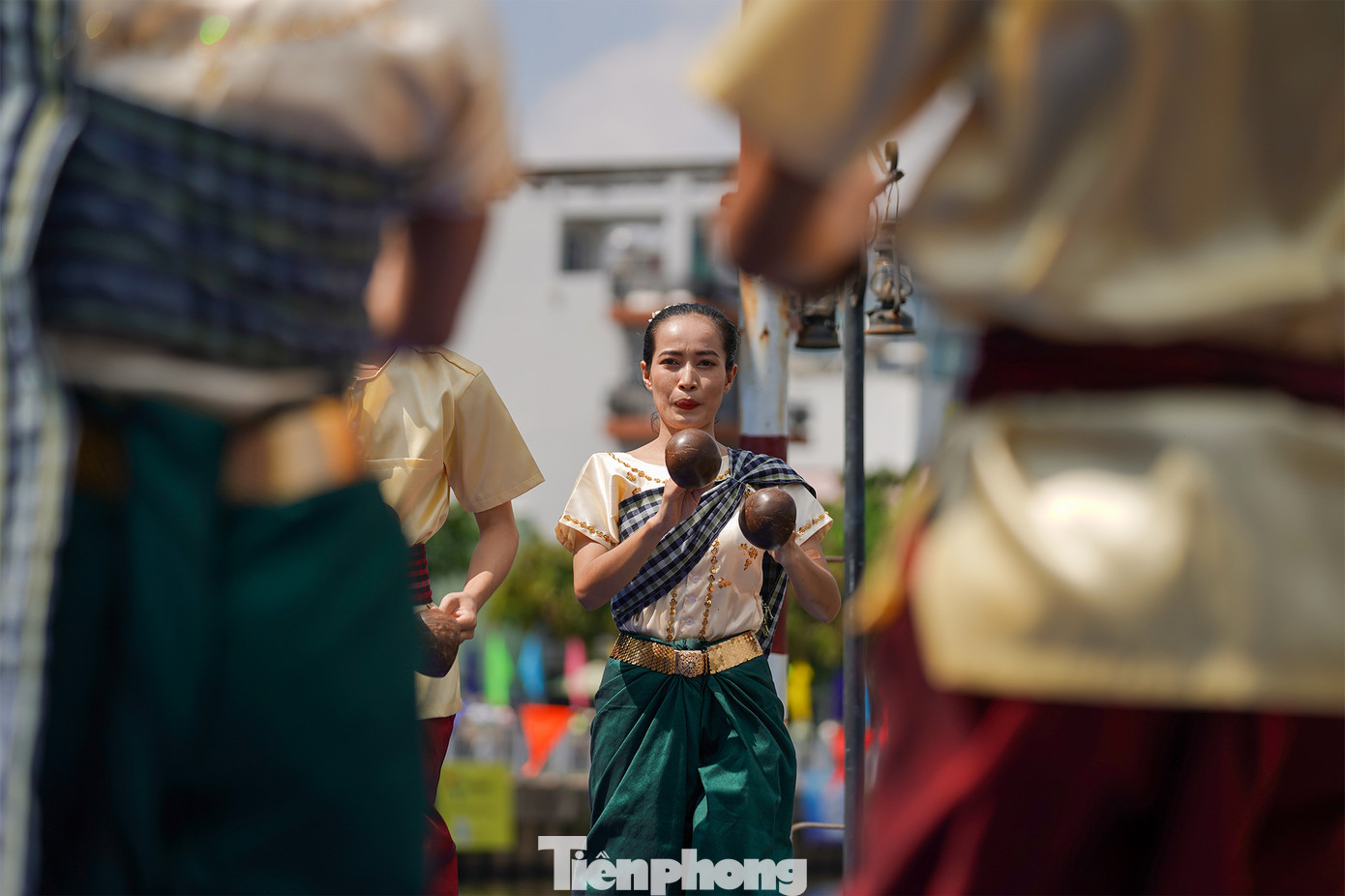 Bà Vũ Thị Mỹ Ngọc, Phó Chủ tịch thường trực UBND quận 3 cho biết, lễ hội tổ chức nhằm chào mừng Ngày lễ 30/4 và Ngày Văn hóa các dân tộc Việt Nam (ngày 19/4). &quot;Lễ hội này không những phát huy, gìn giữ các giá trị văn hóa của đồng bào Khmer Nam Bộ, tăng cường giao lưu văn hóa, học tập, trao đổi kinh nghiệm giữa các dân tộc mà còn quảng bá tiềm năng và lợi thế hình ảnh du lịch Quận 3, là điểm đến an toàn, thân thiện, nghĩa tình với bạn bè trong nước và quốc tế&quot;, bà Ngọc cho biết.