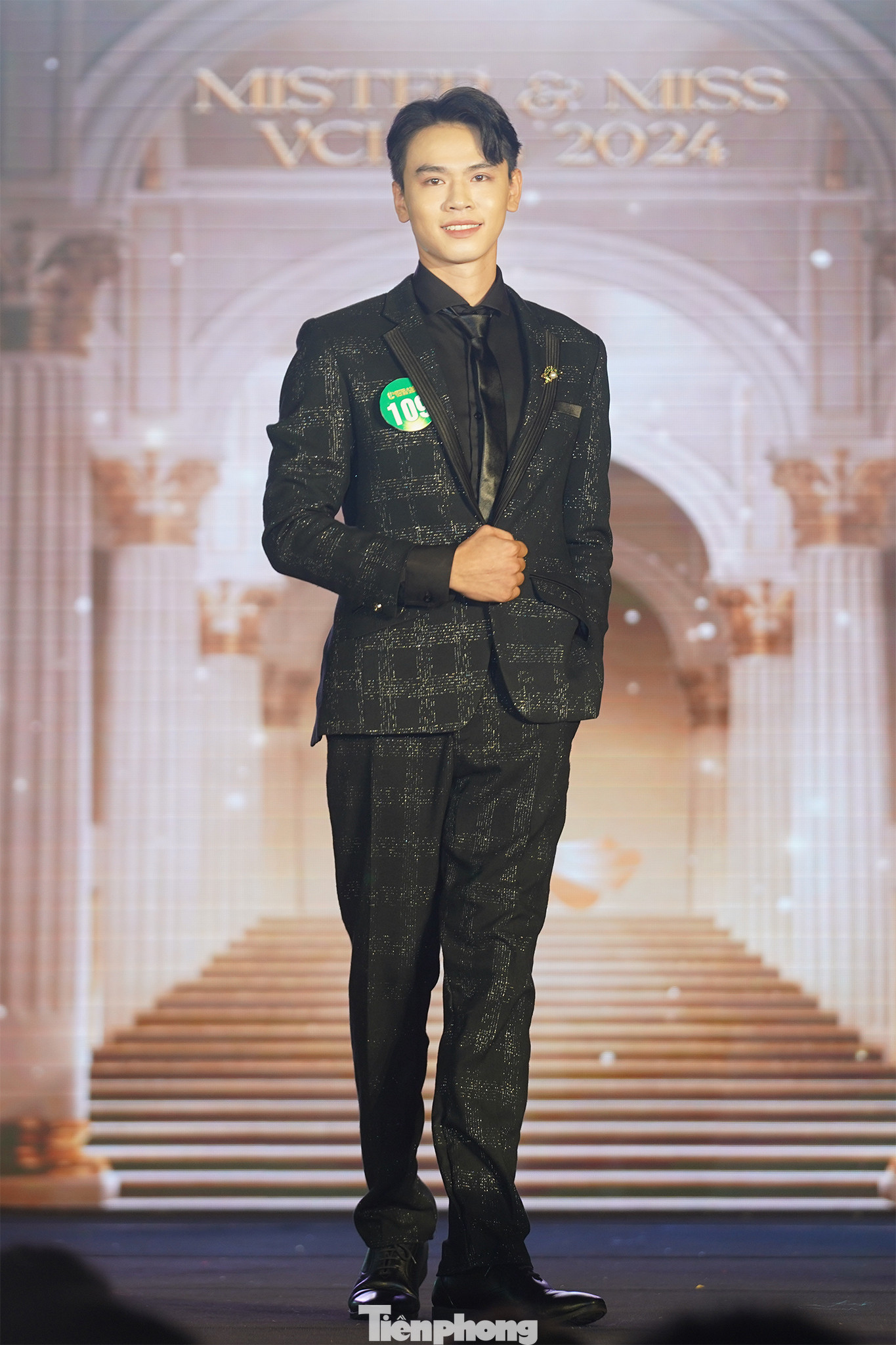 Thí sinh Lê Anh Cường xuất sắc giành ngôi Nam Vương.