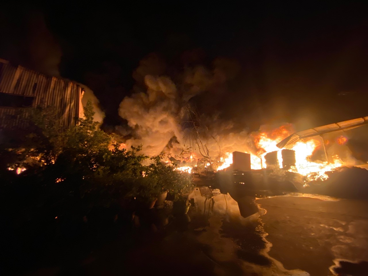 Hiện trường vụ cháy. Hiện trường vụ cháy.