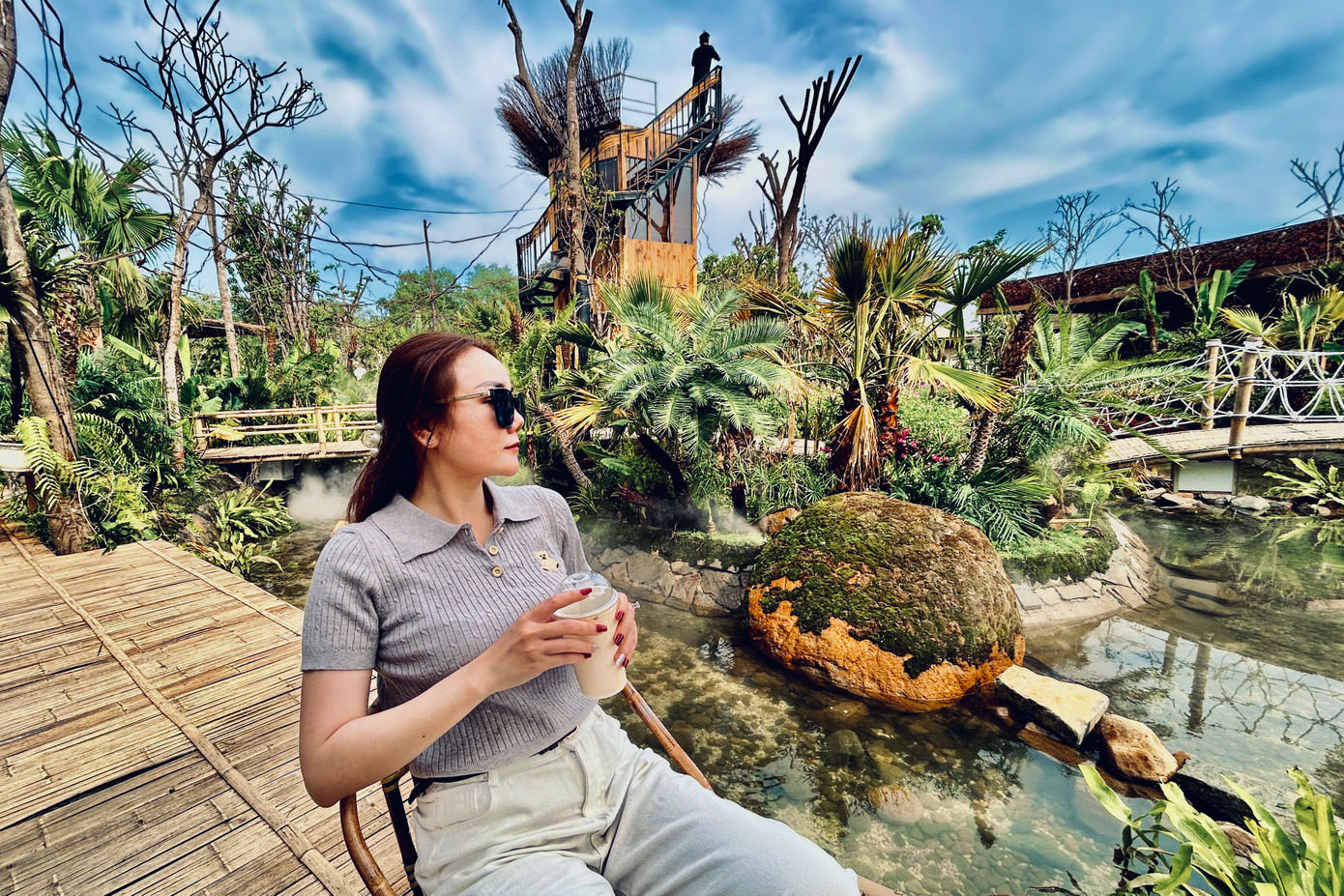 Du khách đến đây sẽ có được cảm giác mát mẻ, tránh xa những khu vui chơi ồn ào, đông đúc.