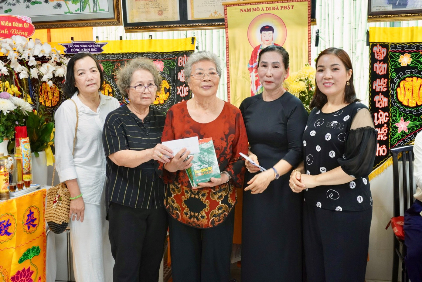 Sau khi bàn bạc và thống nhất giữa các thành viên trong gia đình, gia đình ông Lâm Sơn Náo quyết định trao tặng khẩu súng K59 cho Bảo tàng Biệt động Sài Gòn - Gia Định để nhiều thế hệ người Việt Nam, đặc biệt là thế hệ trẻ, hiểu rõ hơn về những hy sinh, cống hiến của các chiến sĩ Biệt động Sài Gòn trong cuộc kháng chiến chống Mỹ cứu nước. Sau khi bàn bạc và thống nhất giữa các thành viên trong gia đình, gia đình ông Lâm Sơn Náo quyết định trao tặng khẩu súng K59 cho Bảo tàng Biệt động Sài Gòn - Gia Định để nhiều thế hệ người Việt Nam, đặc biệt là thế hệ trẻ, hiểu rõ hơn về những hy sinh, cống hiến của các chiến sĩ Biệt động Sài Gòn trong cuộc kháng chiến chống Mỹ cứu nước.