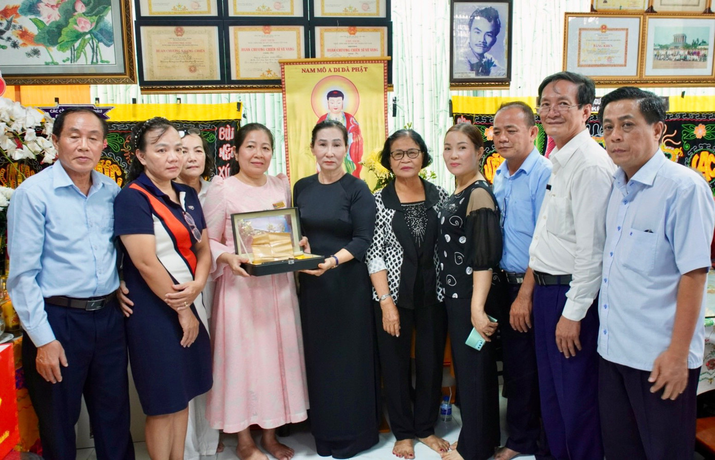 Sau khi bàn bạc và thống nhất giữa các thành viên trong gia đình, gia đình ông Lâm Sơn Náo quyết định trao tặng khẩu súng K59 cho Bảo tàng Biệt động Sài Gòn - Gia Định để nhiều thế hệ người Việt Nam, đặc biệt là thế hệ trẻ, hiểu rõ hơn về những hy sinh, cống hiến của các chiến sĩ Biệt động Sài Gòn trong cuộc kháng chiến chống Mỹ cứu nước. Sau khi bàn bạc và thống nhất giữa các thành viên trong gia đình, gia đình ông Lâm Sơn Náo quyết định trao tặng khẩu súng K59 cho Bảo tàng Biệt động Sài Gòn - Gia Định để nhiều thế hệ người Việt Nam, đặc biệt là thế hệ trẻ, hiểu rõ hơn về những hy sinh, cống hiến của các chiến sĩ Biệt động Sài Gòn trong cuộc kháng chiến chống Mỹ cứu nước.