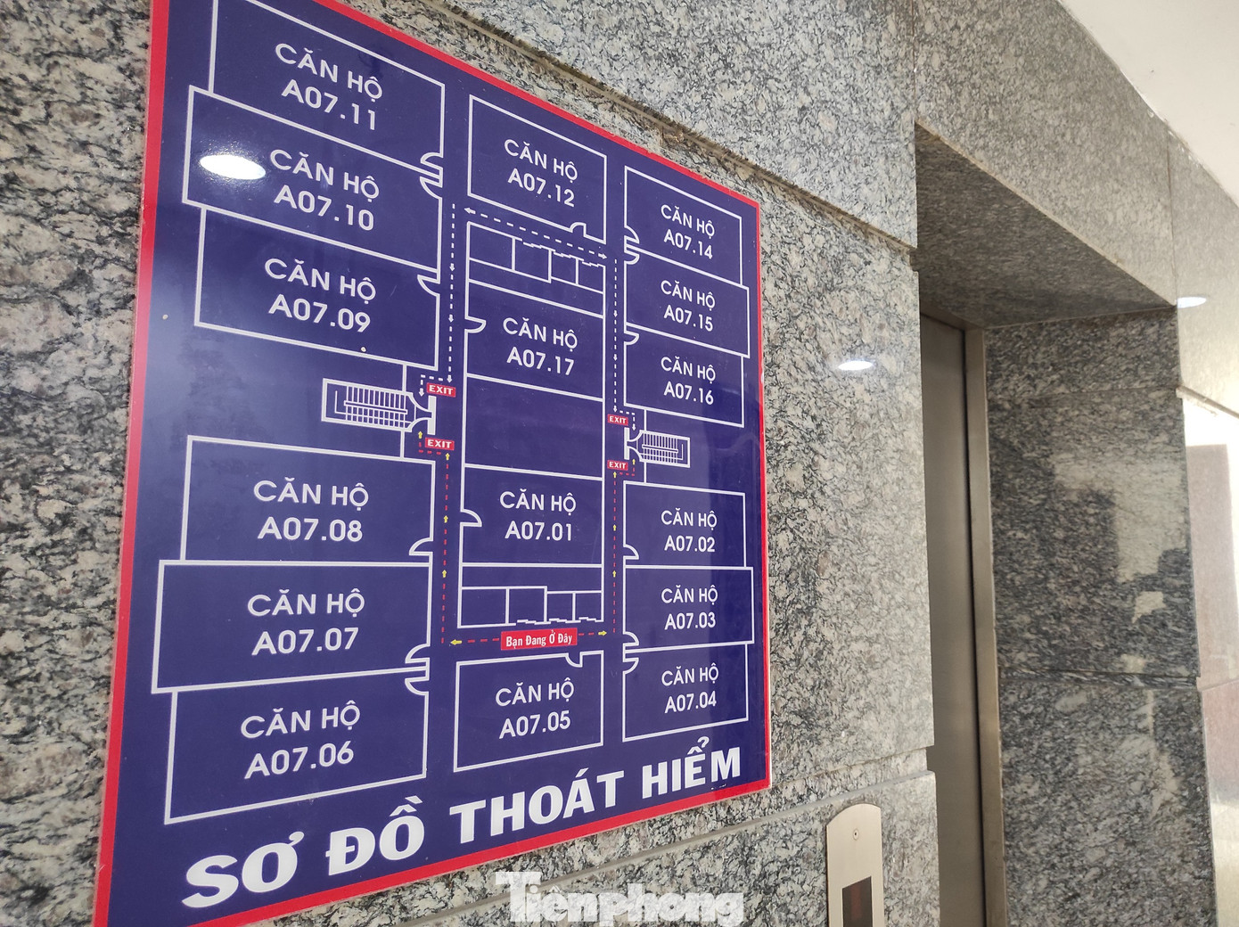 Sơ đồ thoát hiểm được bố trí ngay tại thang máy các tầng. Sơ đồ thoát hiểm được bố trí ngay tại thang máy các tầng.