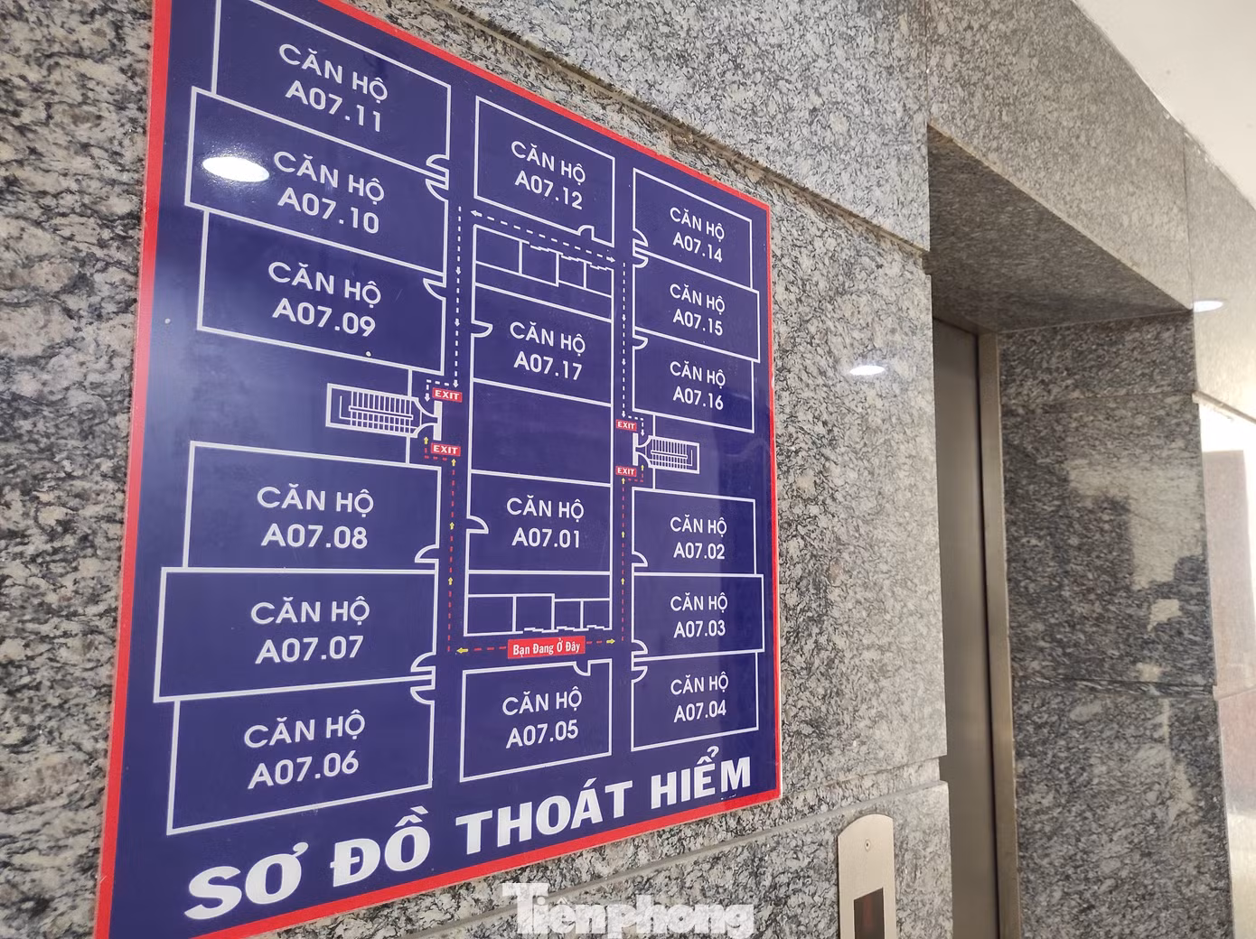 Sơ đồ thoát hiểm được bố trí ngay tại thang máy các tầng.