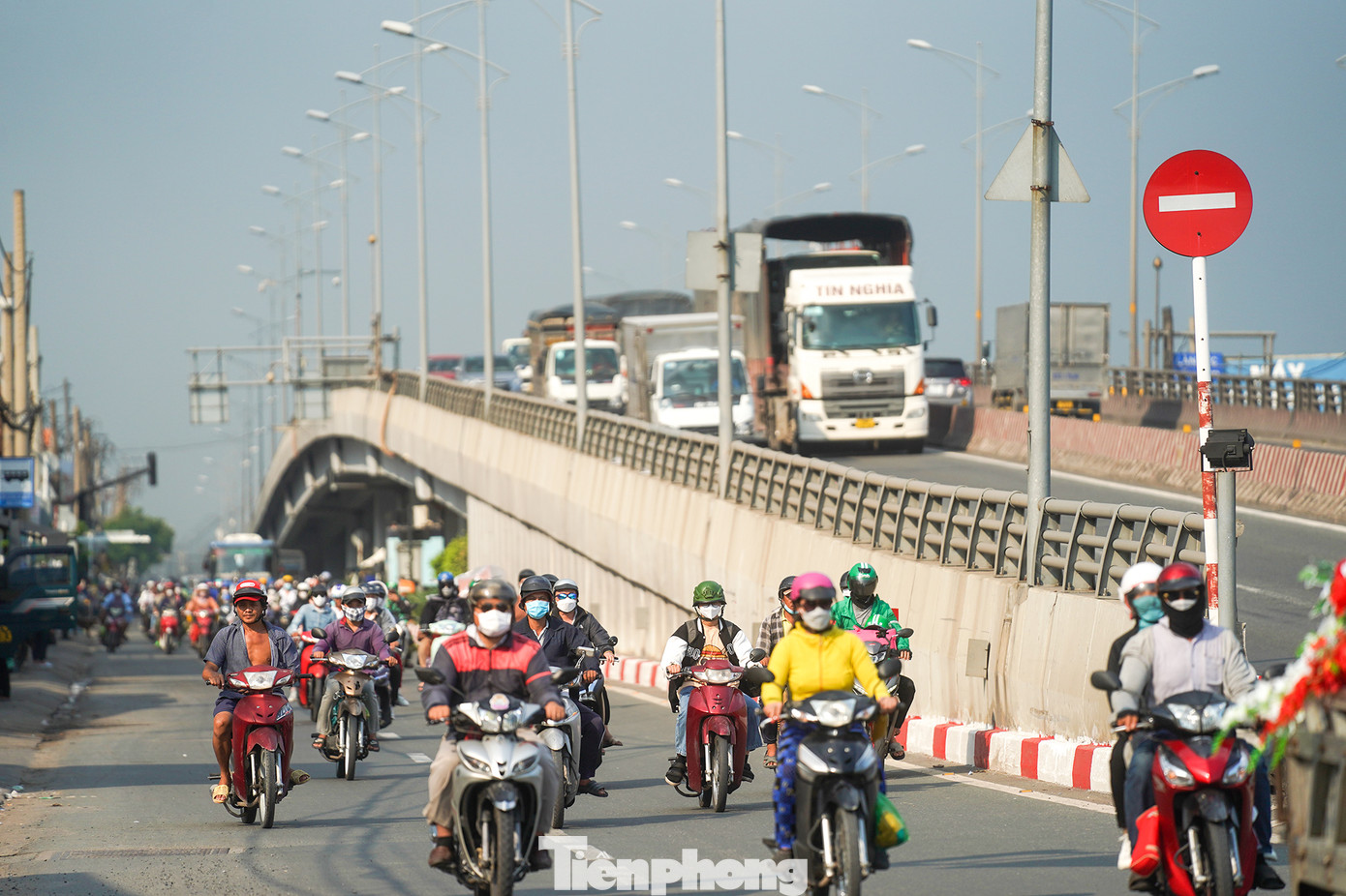 Phương tiện hướng về các tỉnh miền Tây Nam Bộ không quá đông dù ngày 30/12 được dự báo là ngày cao điểm đi lại.