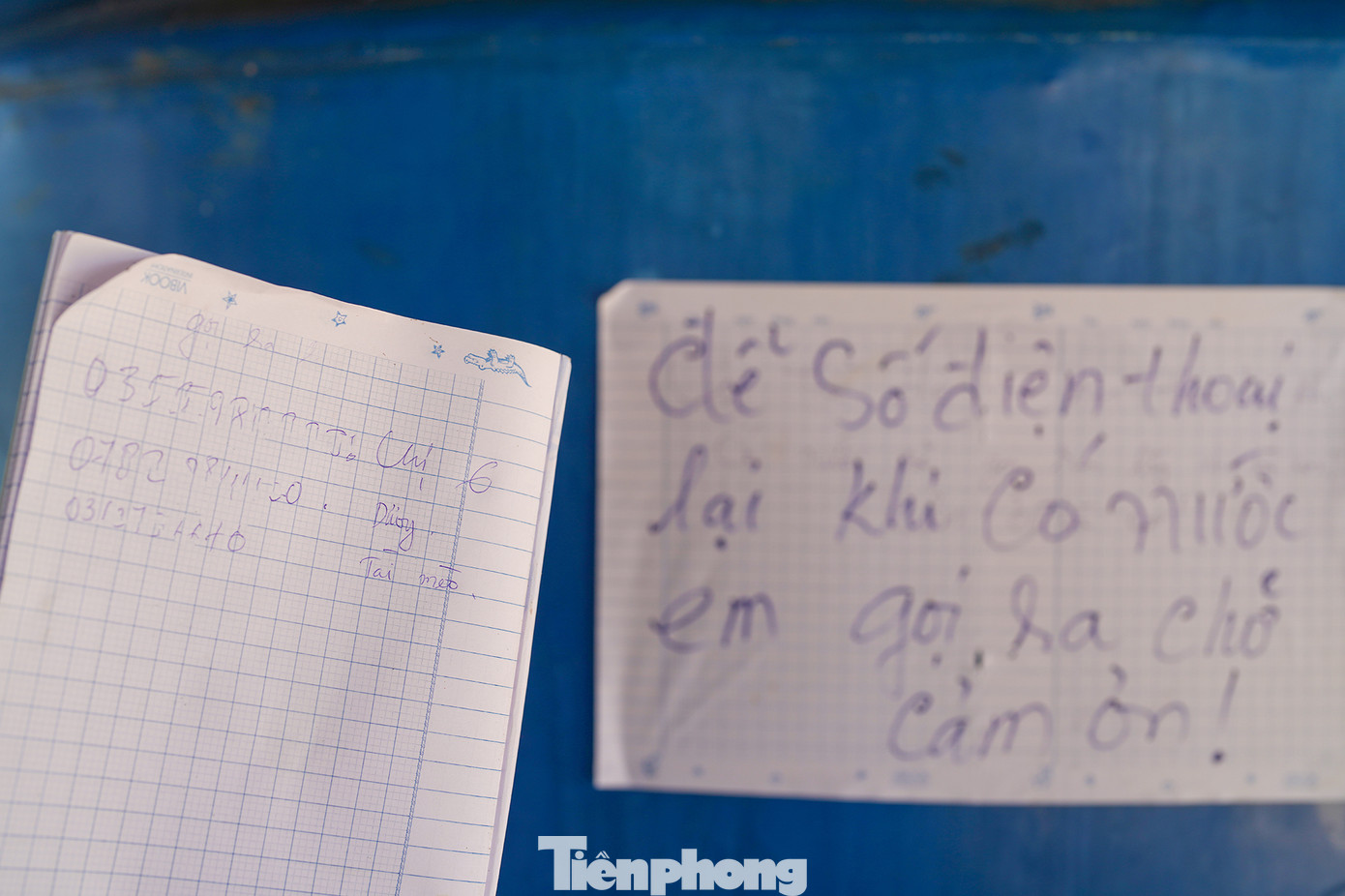 Hình ảnh dễ thương tại một điểm tiếp nước miễn phí.