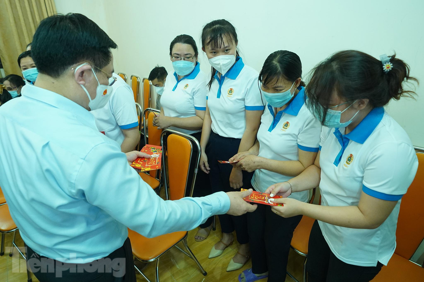 Ghi nhận những kết quả Trung tâm đạt được, Chủ tịch Quốc Hội mong muốn Trung tâm tiếp tục phát triển để làm nơi nương tựa cho những trẻ em yếu thế. Nhân dịp tết Nhâm Dần 2022, Chủ tịch Quốc Hội gửi lời chúc mừng, tặng quà đến ban lãnh đạo, các thầy cô và các em nhỏ tại đây. Ngoài các phần quà, Chủ tịch Quốc Hội tặng thêm Trung tâm 50 triệu đồng để chăm lo Tết cho các em tốt hơn.