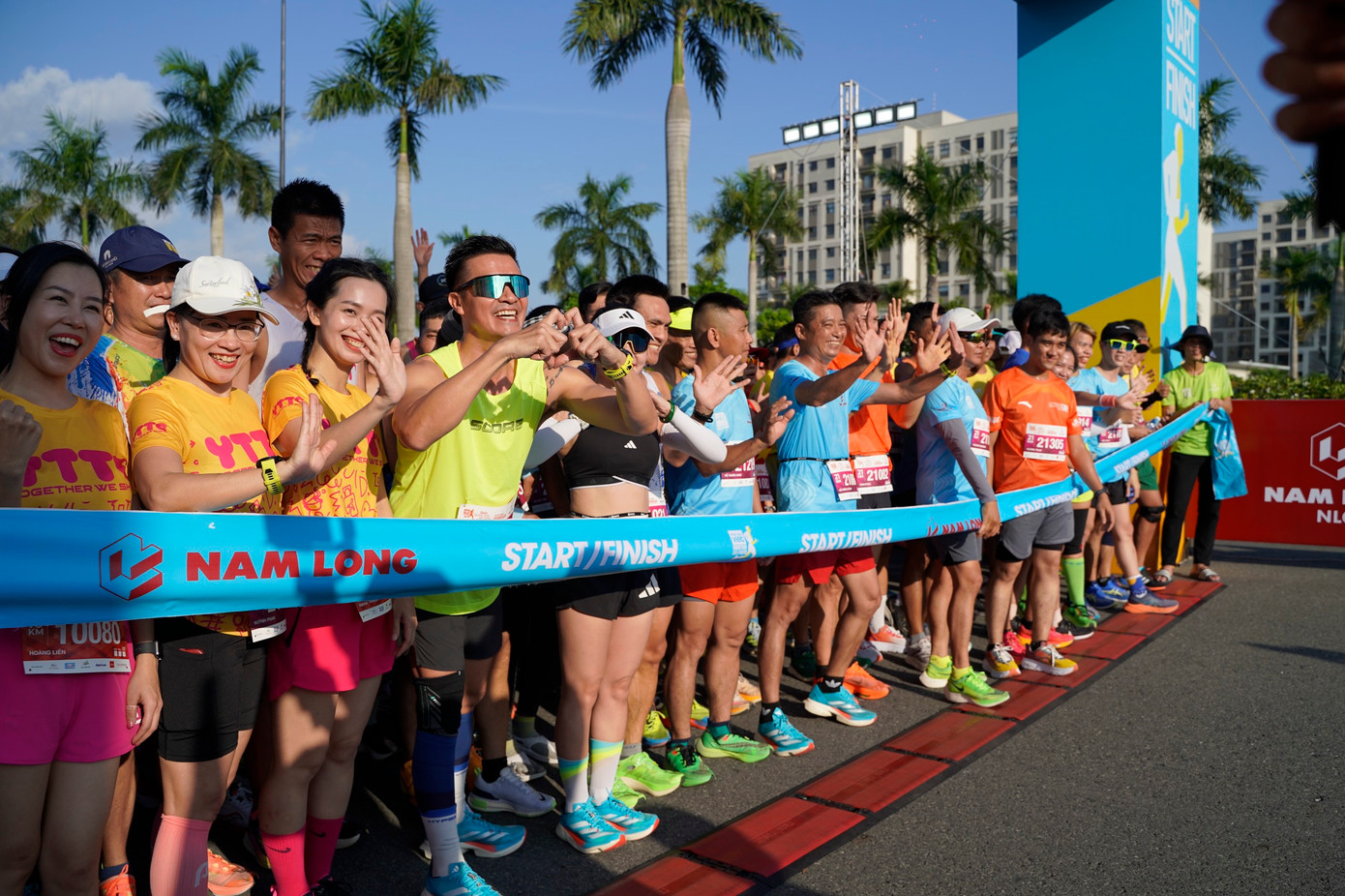 Hào hứng trước giờ xuất phát. Hào hứng trước giờ xuất phát.