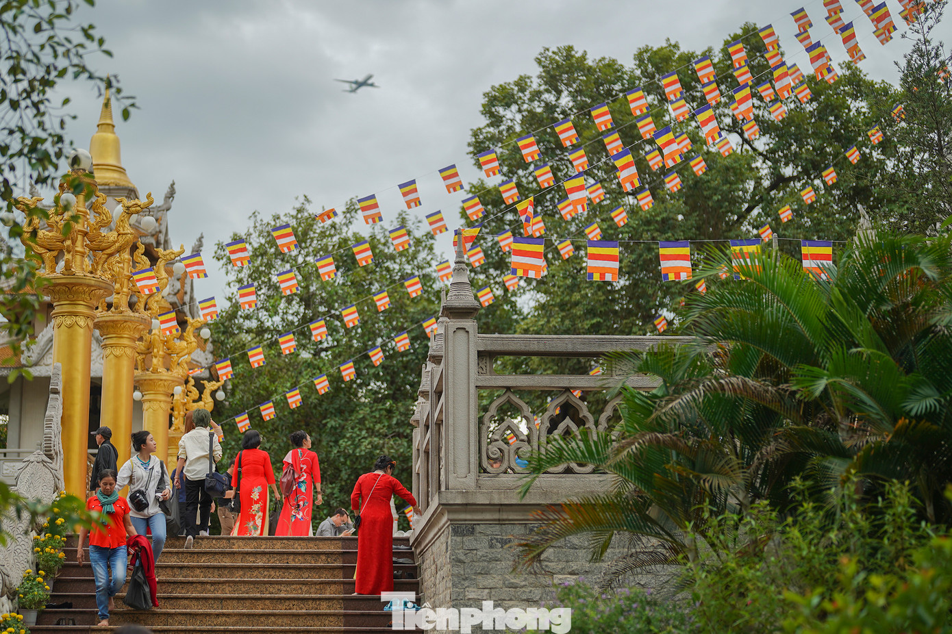 Khu vực chính điện và khuôn viên xung quanh chùa được xây dựng hoàn toàn dựa theo thiết kế của sư trụ trì Thích Viên Minh.
