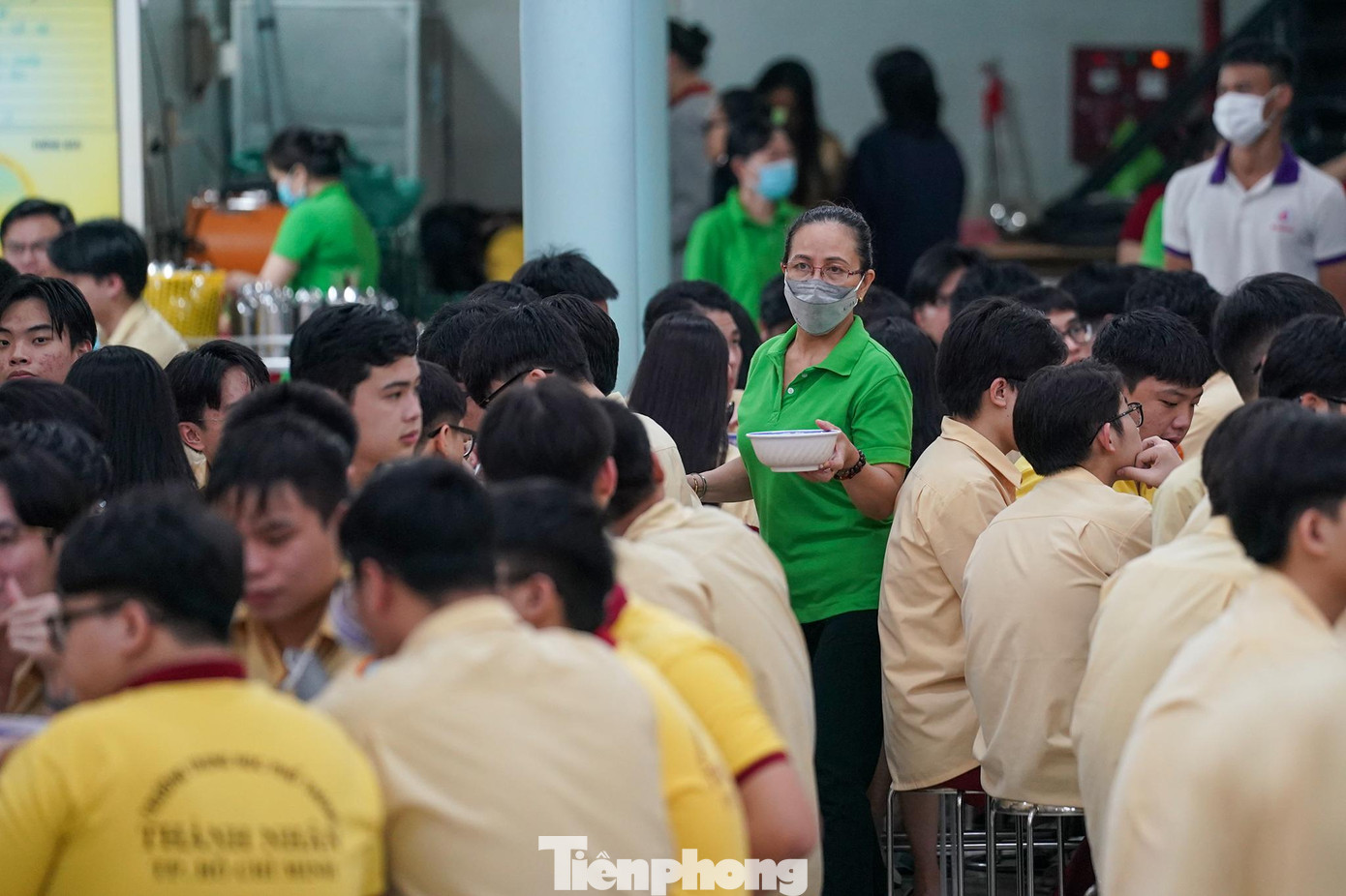 Giờ ăn ở trường.