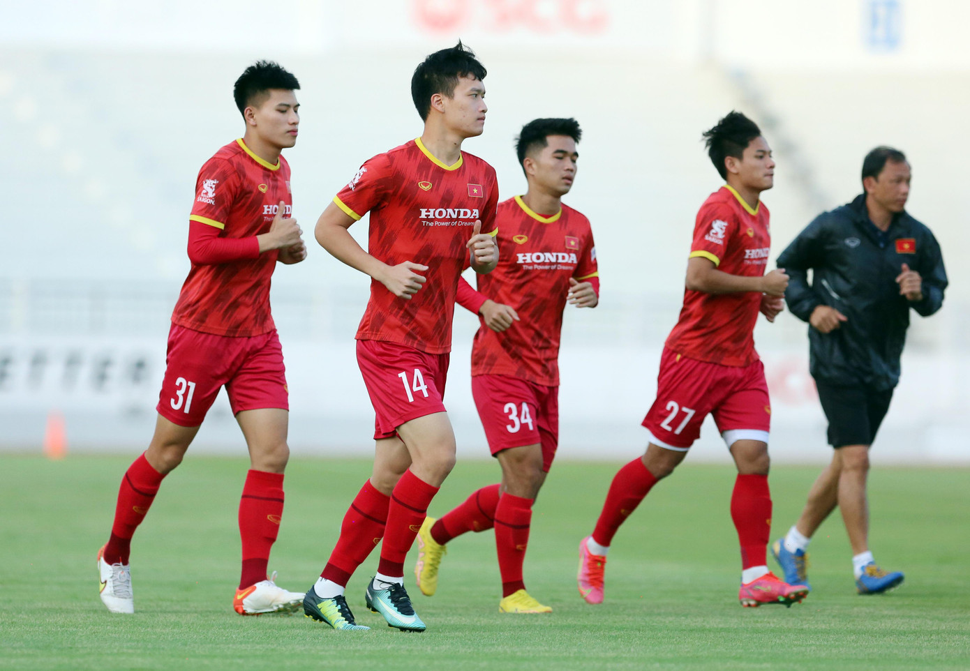 Hoàng Đức có mặt trong đội hình tập luyện cùng đồng đội.