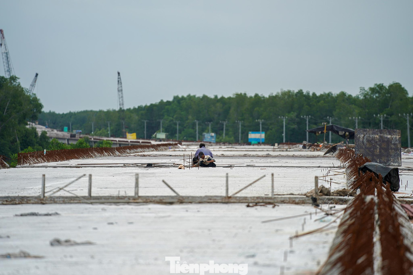Theo lãnh đạo VEC, các nhà thầu yêu cầu dừng hợp đồng có nguyên nhân do giá vật liệu xây dựng tăng cao, trong khi giá trúng thầu được xây dựng từ năm 2015-2017, hiện giá vật liệu đã tăng gấp đôi.