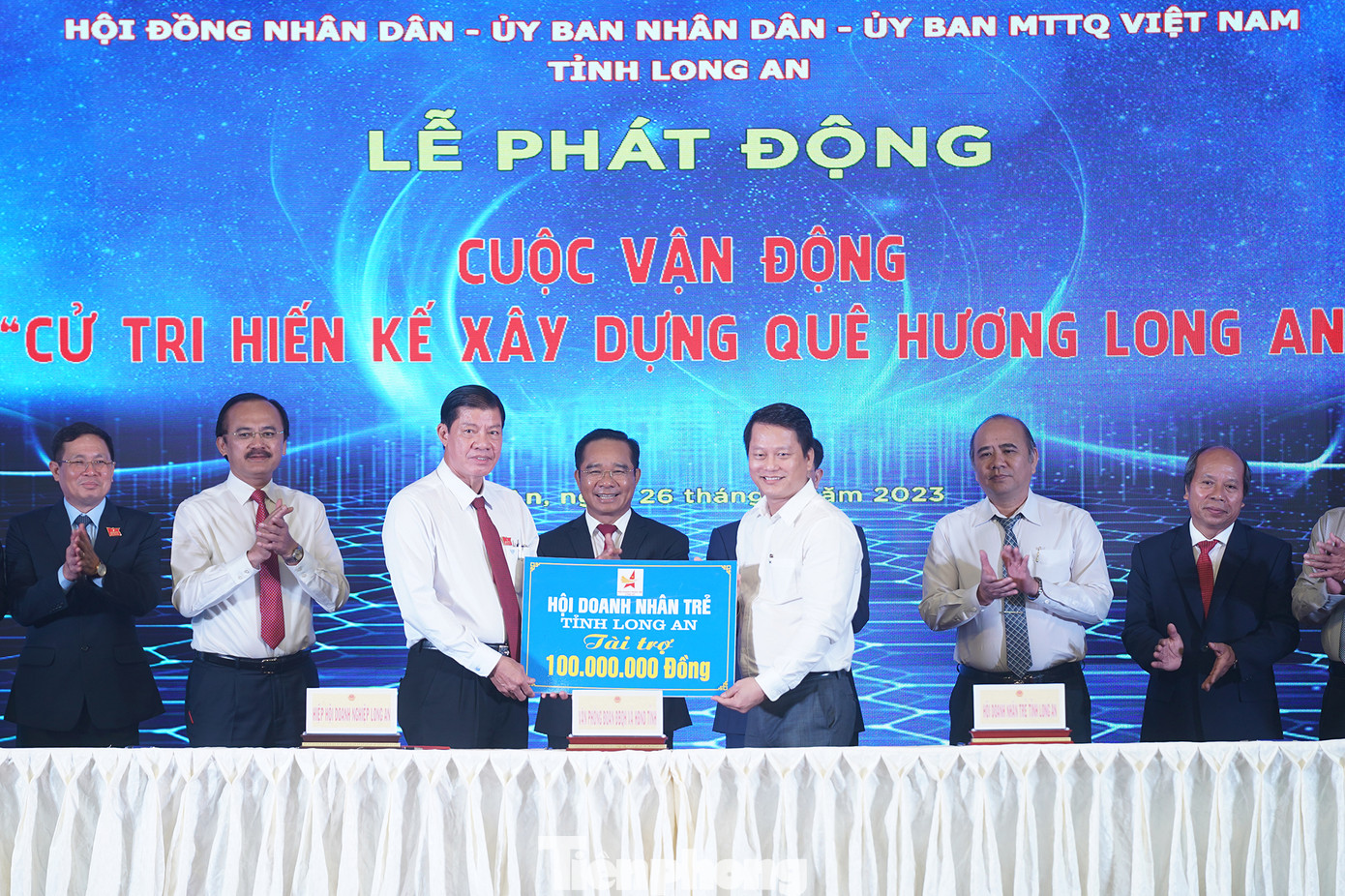 Hội Doanh nhân Trẻ tỉnh Long An ủng hộ, tài trợ cho cuộc vận động. Hội Doanh nhân Trẻ tỉnh Long An ủng hộ, tài trợ cho cuộc vận động.