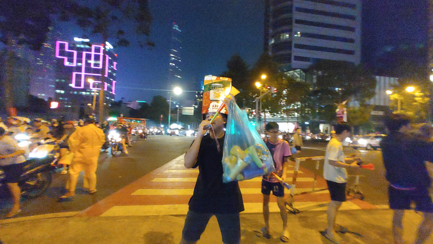 Chiến thắng của đội tuyển Việt Nam trong trận chung kết lượt đi ASEAN Cup 2024 làm nức lòng đông đảo người hâm mộ. Chiến thắng của đội tuyển Việt Nam trong trận chung kết lượt đi ASEAN Cup 2024 làm nức lòng đông đảo người hâm mộ.