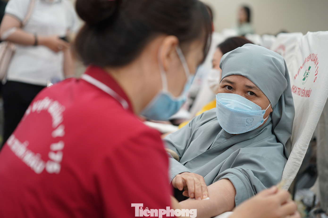 Sư cô Huyền Luận cũng đến tham gia hiến máu. Đây là lần thứ 4 sư cô Huyền Luận tham gia Chủ nhật Đỏ.