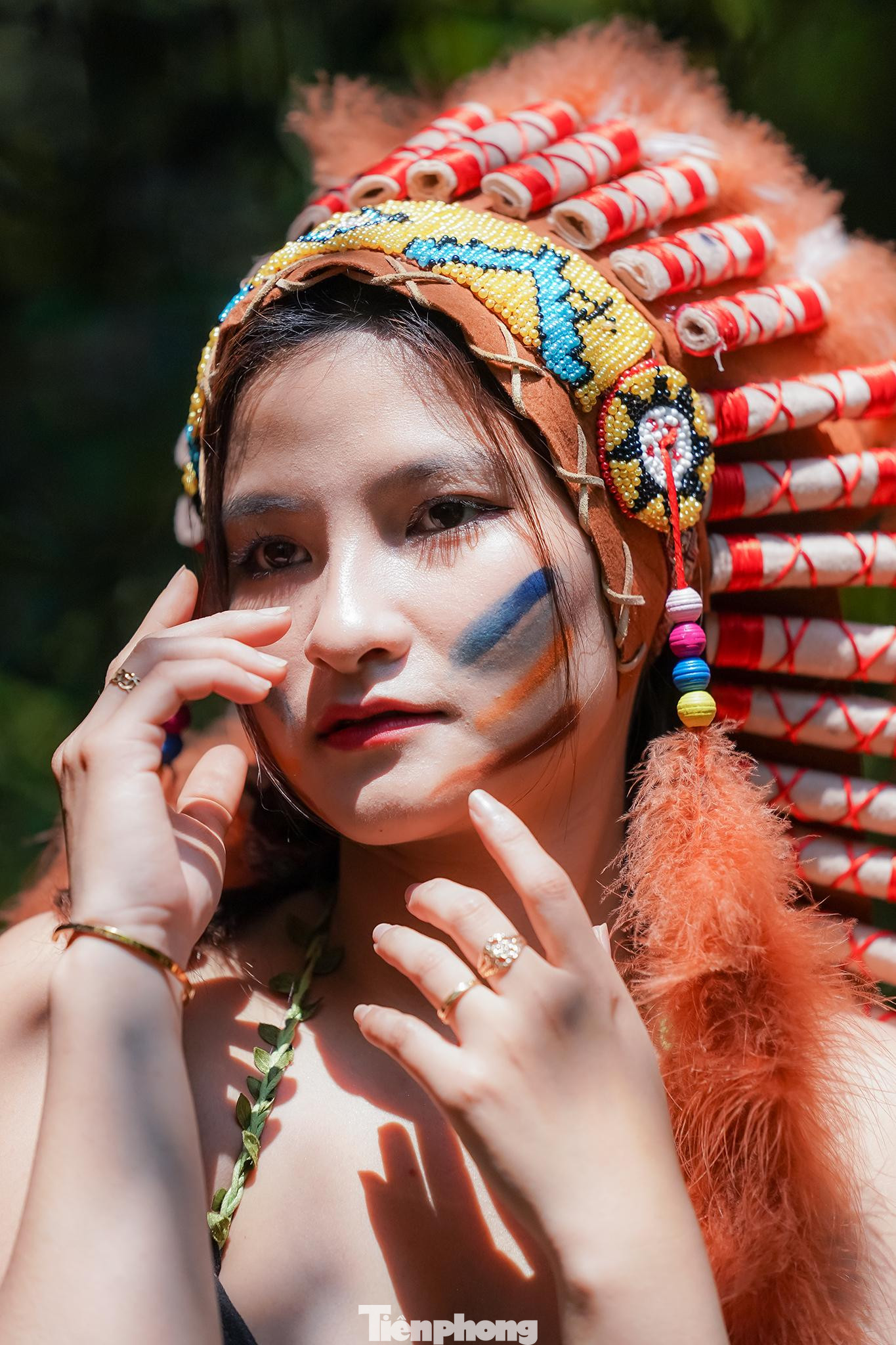 Châm đã lên mạng tìm hiểu các kiểu tạo dáng để cho ra bộ ảnh thật ưng ý. Châm đã lên mạng tìm hiểu các kiểu tạo dáng để cho ra bộ ảnh thật ưng ý.