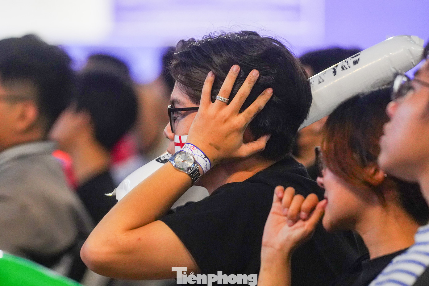 Trận đấu kết thúc với tỷ số 2-1, chức vô địch thuộc về Tây Ban Nha. Cổ động viên của Tam Sư buồn bã khi đội bóng yêu thích không thể chống lại "Cơn cuồng nộ đỏ" của Tây Ban Nha. Những dự đoán của Tiến Linh đạt độ chính xác cao. Tại Berlin, đội tuyển Tây Ban Nha gặp khó khăn nhưng đánh bại Anh với tỷ số 2-1. Khi dẫn trước, họ biết cách chủ động giảm nhịp trận đấu rồi bất ngờ tăng tốc, khiến đối phương bất ngờ. Trong khi đó, Lamine Yamal có nhiều pha quấy nhiễu hàng thủ “Tam Sư” và có đường kiến tạo để Nico Williams ghi bàn mở tỷ số.