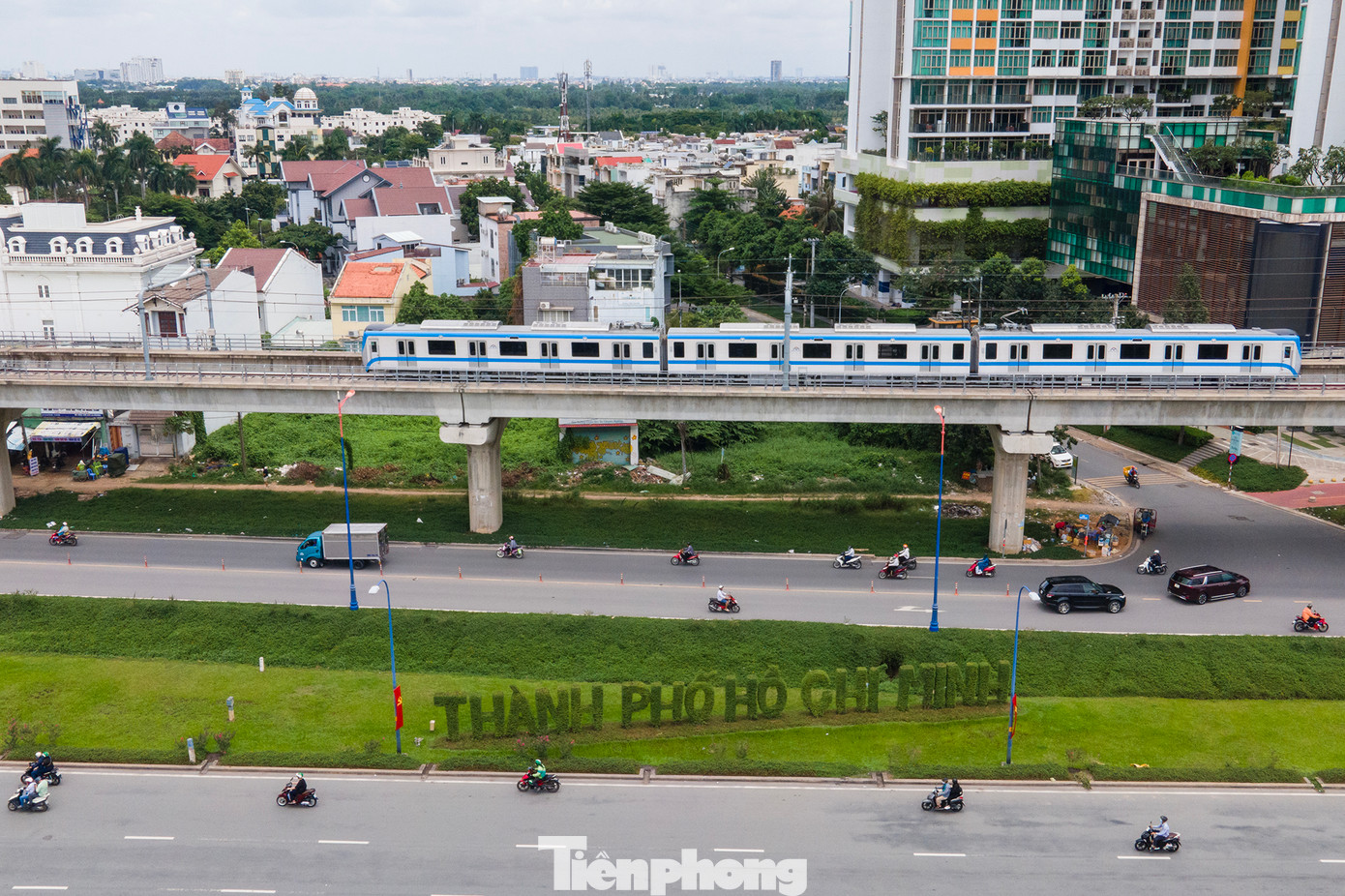 Từ nay đến cuối năm 2023, Ban Quản lý Đường sắt đô thị sẽ cùng đơn vị tư vấn và các nhà thầu Nhật Bản tiếp tục đẩy nhanh tiến độ để hoàn thành cơ bản công tác thi công, sau đó chuyển sang giai đoạn chạy thử và khai thác thử làm cơ sở cho việc đánh giá an toàn hệ thống. Từ nay đến cuối năm 2023, Ban Quản lý Đường sắt đô thị sẽ cùng đơn vị tư vấn và các nhà thầu Nhật Bản tiếp tục đẩy nhanh tiến độ để hoàn thành cơ bản công tác thi công, sau đó chuyển sang giai đoạn chạy thử và khai thác thử làm cơ sở cho việc đánh giá an toàn hệ thống.