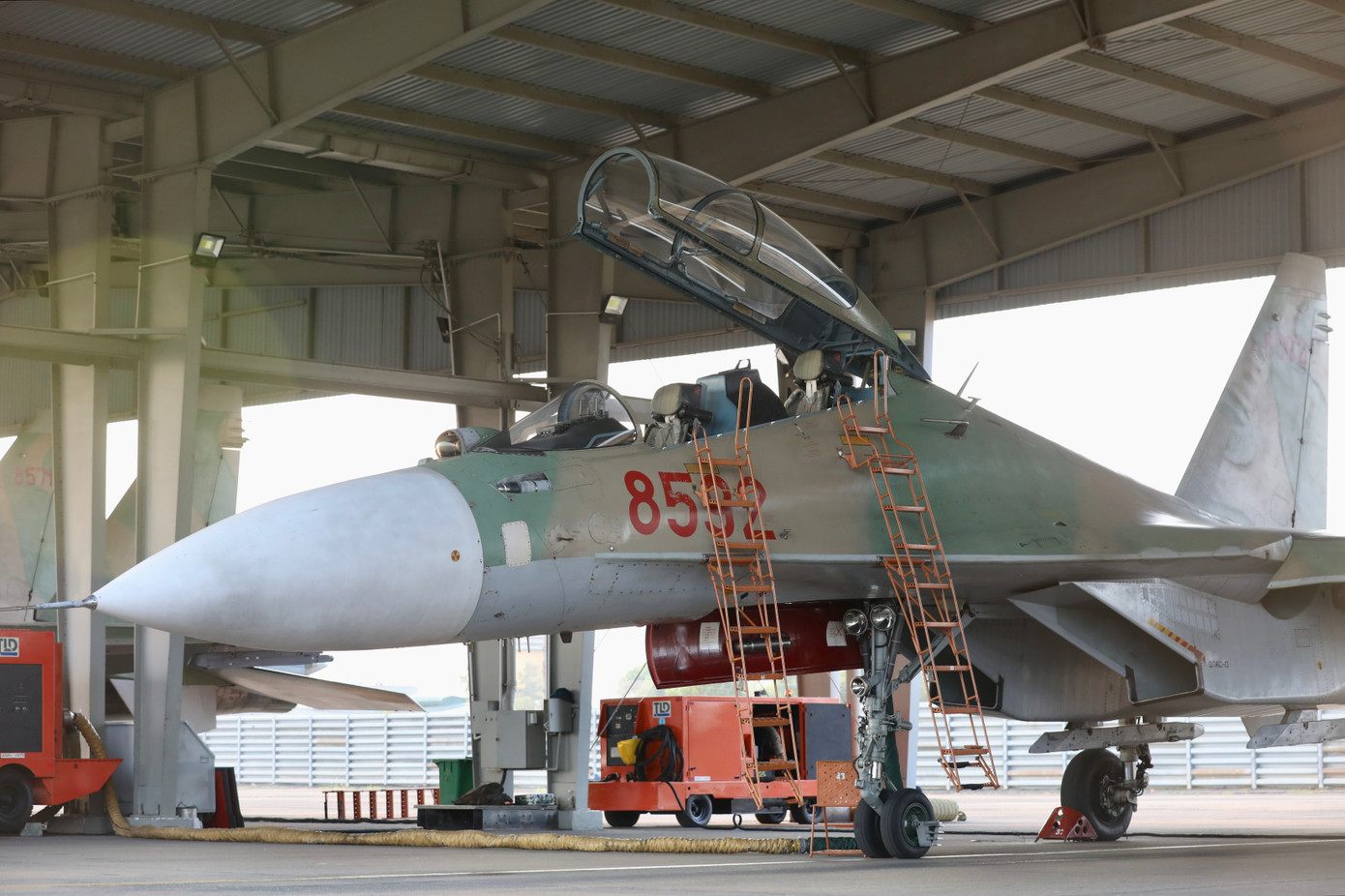 Một chiếc Su-30MK2 đã được kiểm tra an toàn bay.