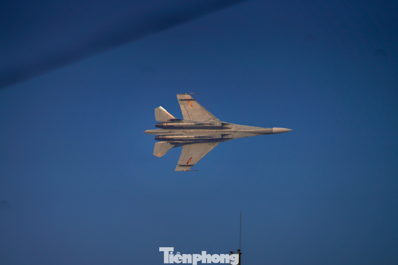 Chương trình hợp luyện gồm hai phần: Phần nghi thức, nghi lễ của Đảng, Nhà nước do quân đội đảm nhiệm và phần diễu binh, diễu hành. Lúc này, biên đội "hổ mang chúa" gồm các máy bay tiêm kích Su-30MK2 với các bài bay cơ động phức tạp ngang qua lễ đài.