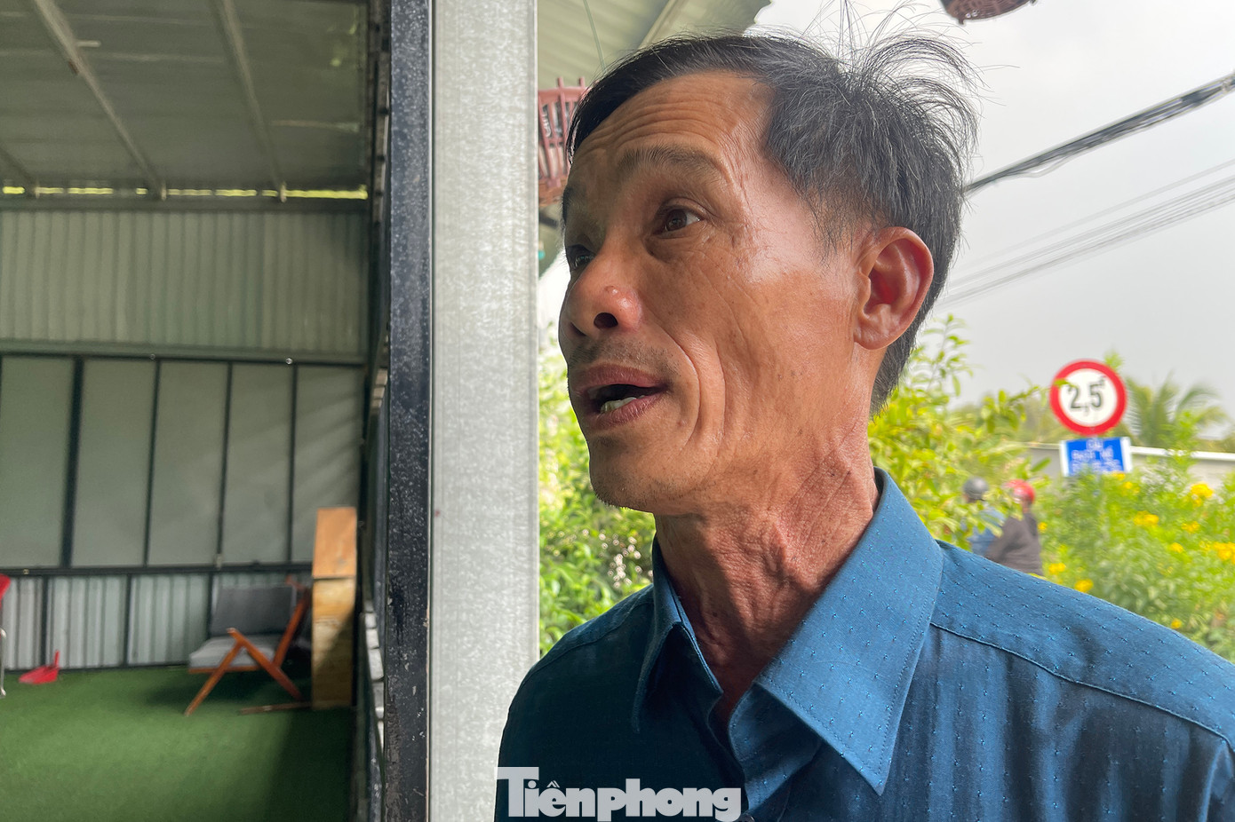 Ông Nguyễn Đức Ân, chủ tịch Hội Chữ Thập Đỏ xã Lương Hòa (huyện Bến Lức, Long An): “ Mấy ngày qua, lực lượng chiến sĩ Công an rất vất vả thức xuyên đêm để truy tìm hung thủ, chúng tôi luôn đồng hành hỗ trợ tạo mọi điều kiện để lực lượng chức năng làm nhiệm vụ. Khi nhận được thông tin bắt được hung thủ, chúng tôi rất phấn khởi, an tâm. Thay mặt người dân địa phương, chúng tôi cám ơn tất cả các cơ quan chức năng TP.HCM và Long An đã bắt được hung thủ này”.