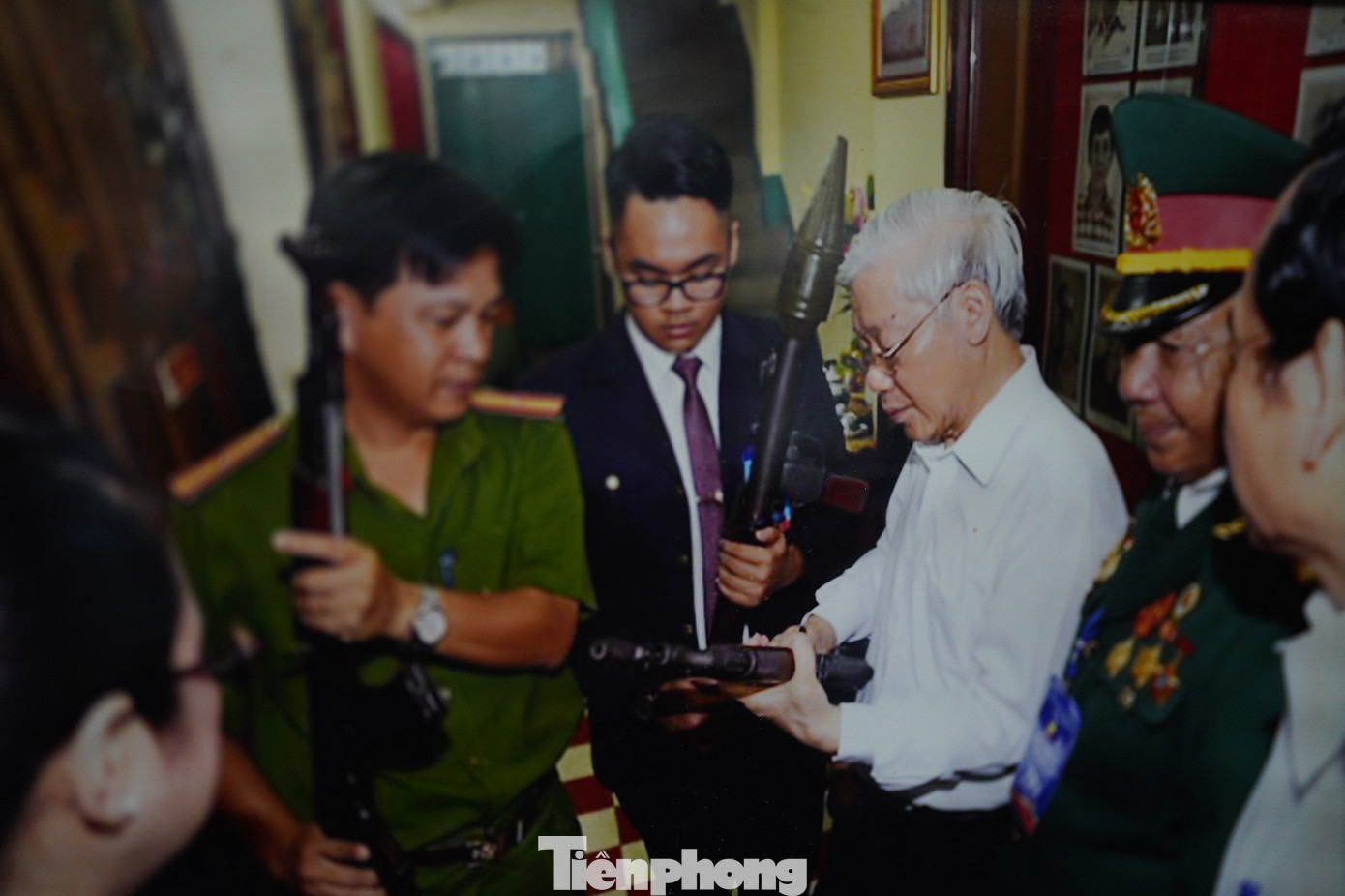 Ông Trần Vũ Bình hồi tưởng: “Bác hiểu rất sâu, nắm rất rõ về lực lượng Biệt động Sài Gòn. Tôi chưa kịp giới thiệu, bác đã hỏi. Bác cũng biết về những cống hiến của gia đình tôi. Bác nói, đây là cơ sở tiêu biểu. Điều đó khiến tôi rất xúc động...”.