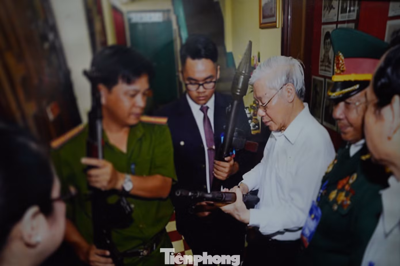 Ông Trần Vũ Bình hồi tưởng: “Bác hiểu rất sâu, nắm rất rõ về lực lượng Biệt động Sài Gòn. Tôi chưa kịp giới thiệu, bác đã hỏi. Bác cũng biết về những cống hiến của gia đình tôi. Bác nói, đây là cơ sở tiêu biểu. Điều đó khiến tôi rất xúc động...”.