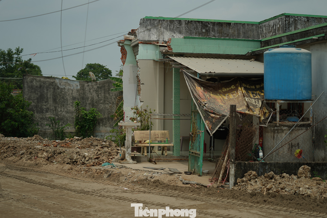 Một ngôi nhà đã bàn giao mặt bằng.