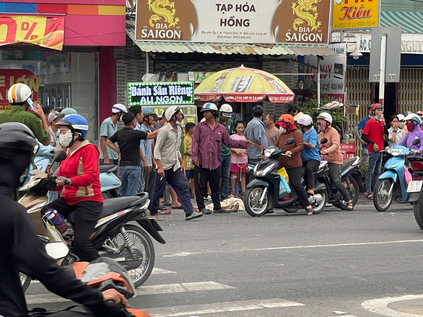 Một nạn nhân tử vong tại chỗ. Một nạn nhân tử vong tại chỗ.