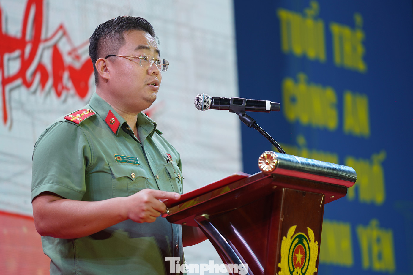 Đại uý Đặng Văn Thắng, Bí thư Đoàn Thanh niên Công an TPHCM phát biểu: &quot;Chương trình hôm nay hết sức ý nghĩa, giúp cán bộ Đoàn chủ chốt của lực lượng gần 1.000 đoàn viên là công dân thực hiện nghĩa vụ tham gia CAND khóa CS26 hiểu biết thêm về truyền thống vẻ vang của Công an nhân dân Việt Nam nói chung và Công an TPHCM nói riêng. Qua đó, thế hệ trẻ tiếp tục phát huy truyền thống CATP anh hùng, ra sức rèn luyện, trau dồi phẩm chất đạo đức cách mạng, phát huy tính xung kích, sáng tạo trên các mặt công tác&quot; - anh Thắng chia sẻ