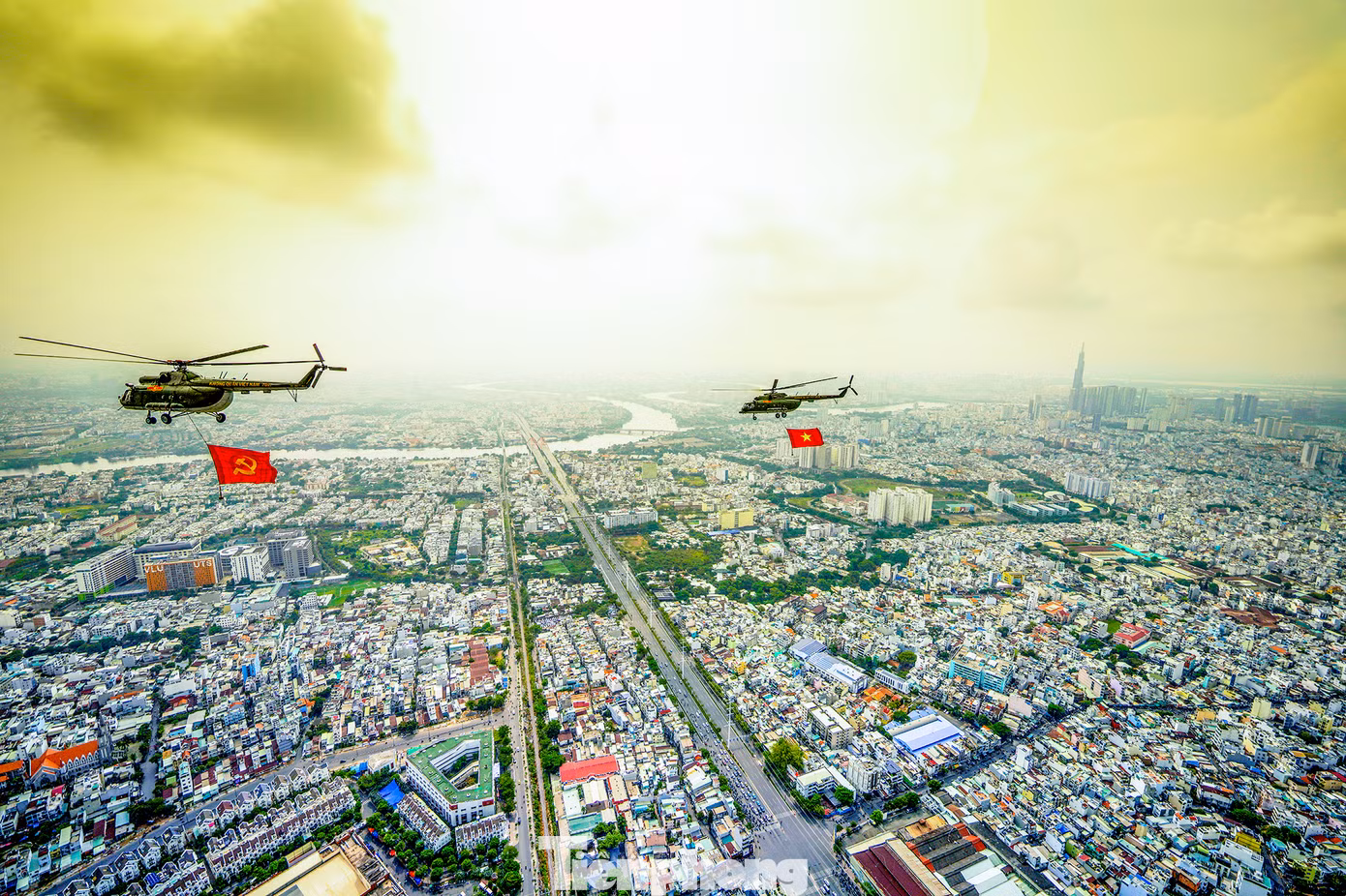 Đường Phạm Văn Đồng thẳng tắp nối sân bay Tân Sơn Nhất ra các tỉnh Bình Dương, Đồng Nai...
