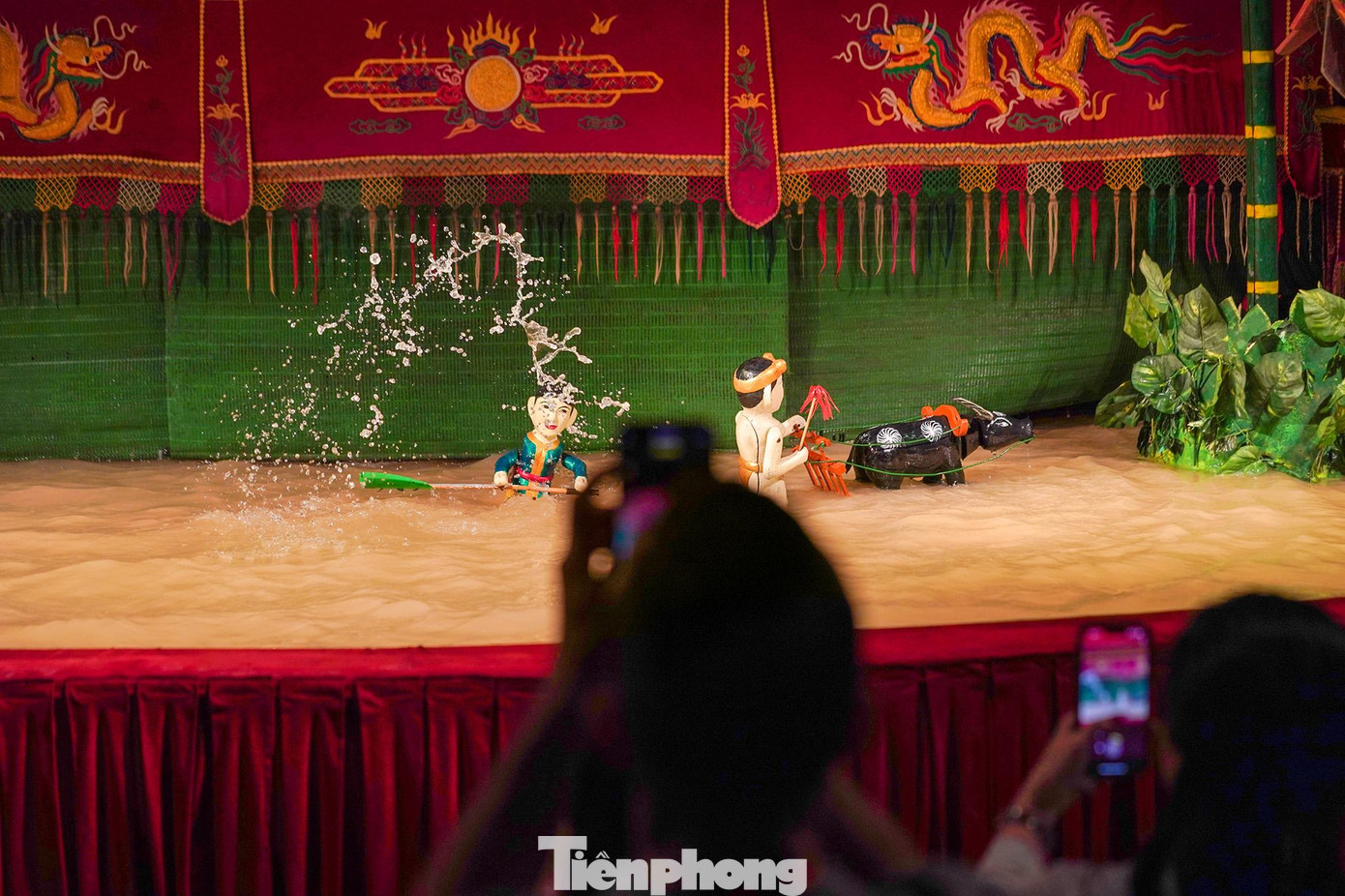 Trước đại dịch, Rồng Vàng như &quot;trái tim&quot; trong hệ thống chuỗi nhà hát, sân khấu của Công ty TNHH nghệ thuật sân khấu Thái Dương vì hoạt động đều đặn và ổn định.