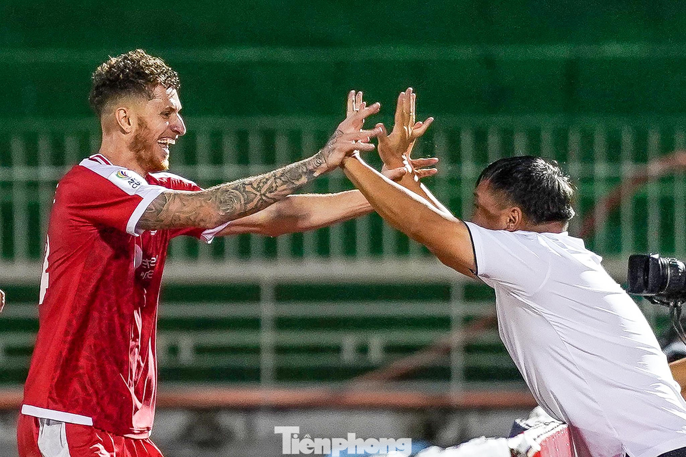 Phút 72, Geovane cướp bóng trong chân đối phương rồi đi bóng qua 2-3 cầu thủ, trước khi dứt điểm hiểm hóc vào lưới Hougang United.