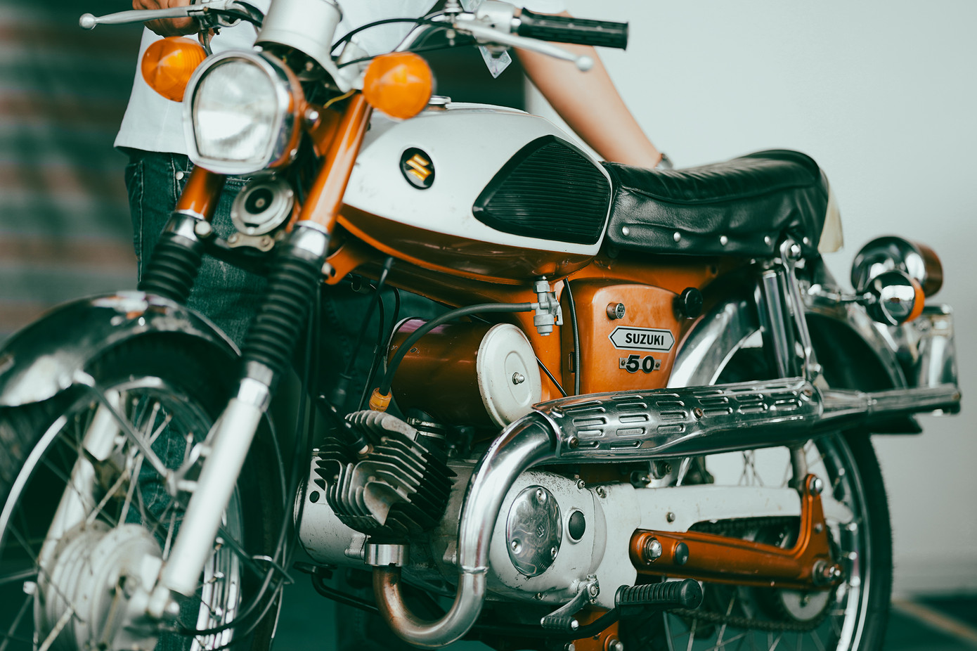 Suzuki Sport AS50 (khoảng 1968) là một trong những mẫu xe nổi bật nhất mang tên "Sport" ở phân khúc 50cc của Suzuki. AS50 được thiết kế để phục vụ giới trẻ và những người mới làm quen với xe máy. Xe có phuộc trước ống lồng, phanh trống trước/sau, khung thép cơ bản. AS50 xuất hiện vào thập niên 1960, góp phần vào thành công của Suzuki trong phân khúc xe phân khối nhỏ.