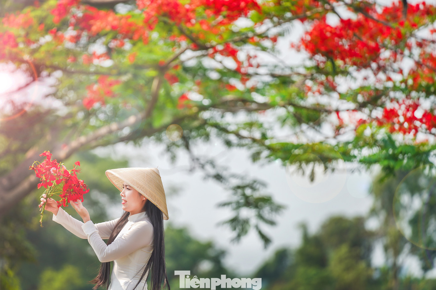 Để có được bộ ảnh chất lượng, ưng ý, nhiều bạn trẻ còn đầu tư thuê cả một ê-kíp chuyên nghiệp thực hiện.