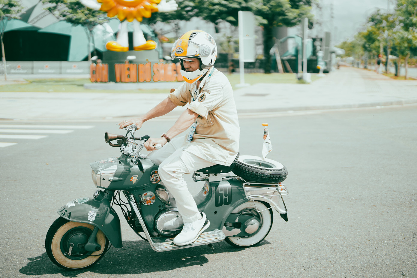 Một góc ảnh gợi nhớ về một Sài Gòn hoa lệ những năm 1950 được tái hiện tại công viên bờ sông Sài Gòn.