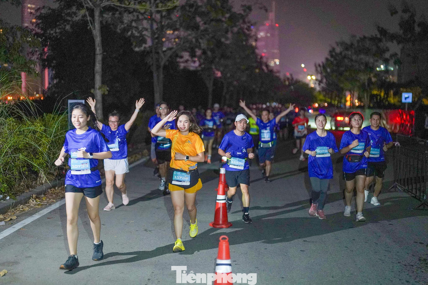 Ngày 1/12, giải sẽ xuất phát vào lúc rạng sáng cự ly 5km, 10km và 21km. Ngày 1/12, giải sẽ xuất phát vào lúc rạng sáng cự ly 5km, 10km và 21km.