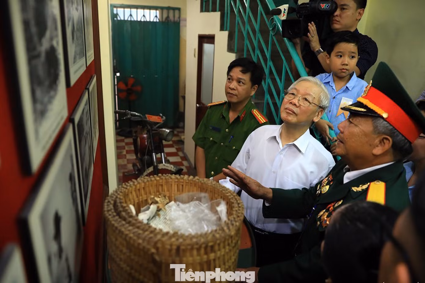 "Tại cuộc gặp gỡ này, Tổng Bí thư đã ghi nhận sự gian khổ của gia đình chiến sĩ Biệt động Sài Gòn Trần Văn Lai khi xây dựng, giữ gìn hầm vũ khí. Bác cũng cặn kẽ thăm hỏi các nhân chứng lịch sử về quá trình đào hầm, cất giấu vũ khí để chuẩn bị cho cuộc tổng tiến công. Điều đặc biệt là, chưa cần giới thiệu nhưng bác đã biết khá nhiều thông tin về gia đình ông Năm Lai và về căn hầm này. Bác nói, tinh thần Biệt động Sài Gòn là bất diệt", ông Bình nhớ lại.