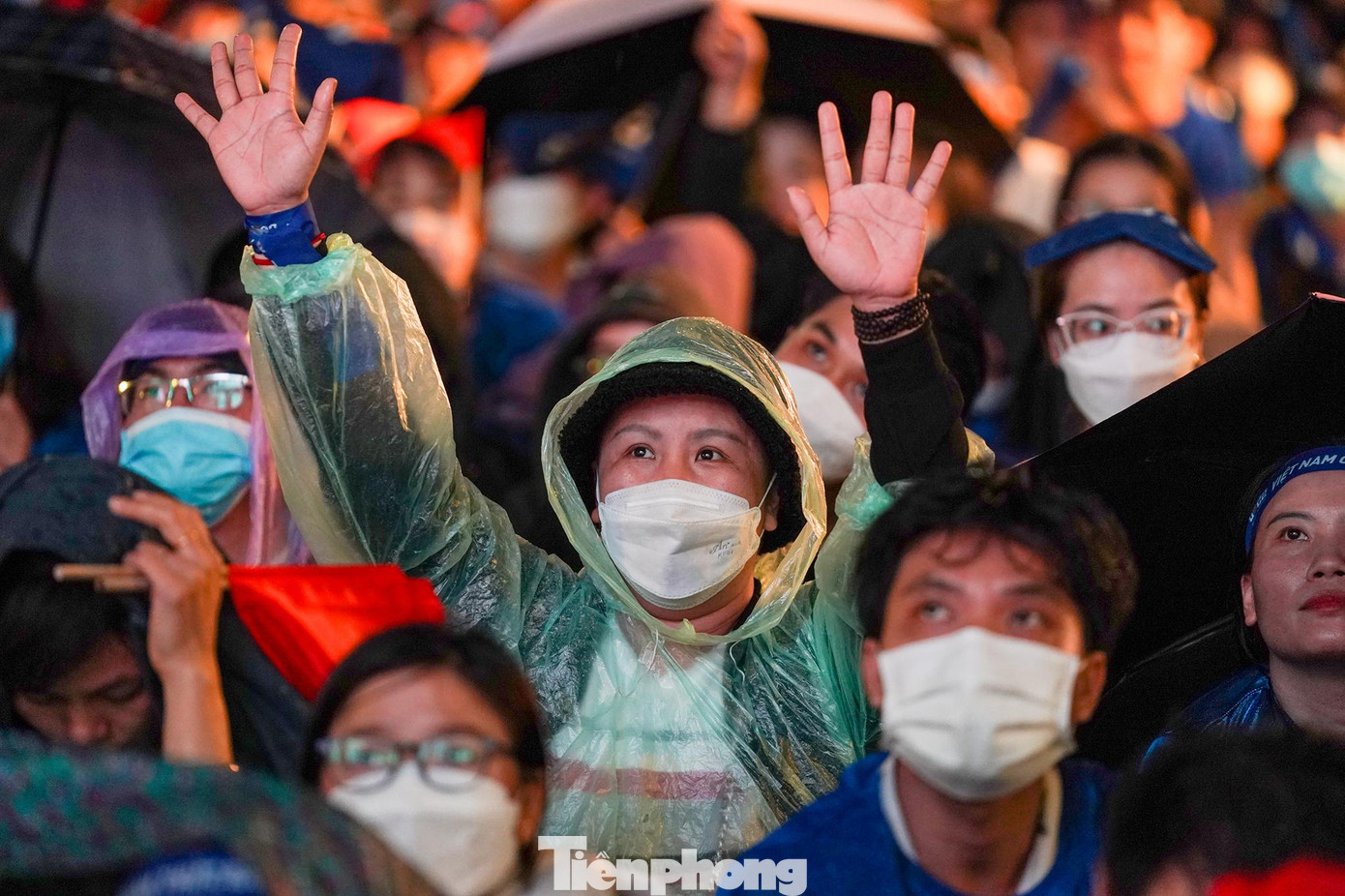 Lần gần nhất phố đi bộ Nguyễn Huệ có hoạt động cổ vũ bóng đá là tâm điểm của loạt trận ngày 19/11/2019 thuộc vòng loại World Cup 2022 khu vực châu Á là trận đấu giữa đội tuyển Việt Nam với đội tuyển Thái Lan. Lần gần nhất phố đi bộ Nguyễn Huệ có hoạt động cổ vũ bóng đá là tâm điểm của loạt trận ngày 19/11/2019 thuộc vòng loại World Cup 2022 khu vực châu Á là trận đấu giữa đội tuyển Việt Nam với đội tuyển Thái Lan.