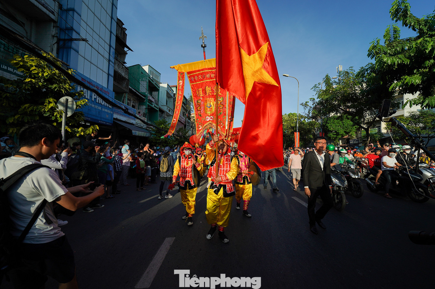 Lễ hội Tết Nguyên tiêu diễn ra với hoạt động diễu hành của gần 1.000 diễn viên quần chúng. Tết Nguyên Tiêu không chỉ là tết thuần tuý mang thú vui thưởng ngoạn mà còn mang ý nghĩa tâm linh lớn lao. "Nguyên tiêu" có nghĩa là đêm vọng đầu tiên của năm mới. Vào dịp Nguyên Tiêu, mọi người thường đi chùa, miếu để cầu cho một năm bình an, khỏe mạnh và phát tài phát lộc.