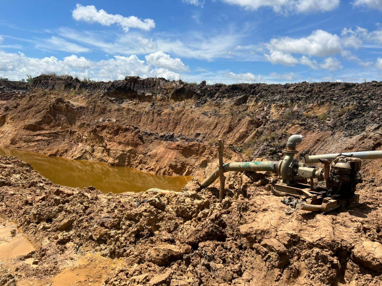 Hầm khai thác của công ty Đ.A.C. Hầm khai thác của công ty Đ.A.C.