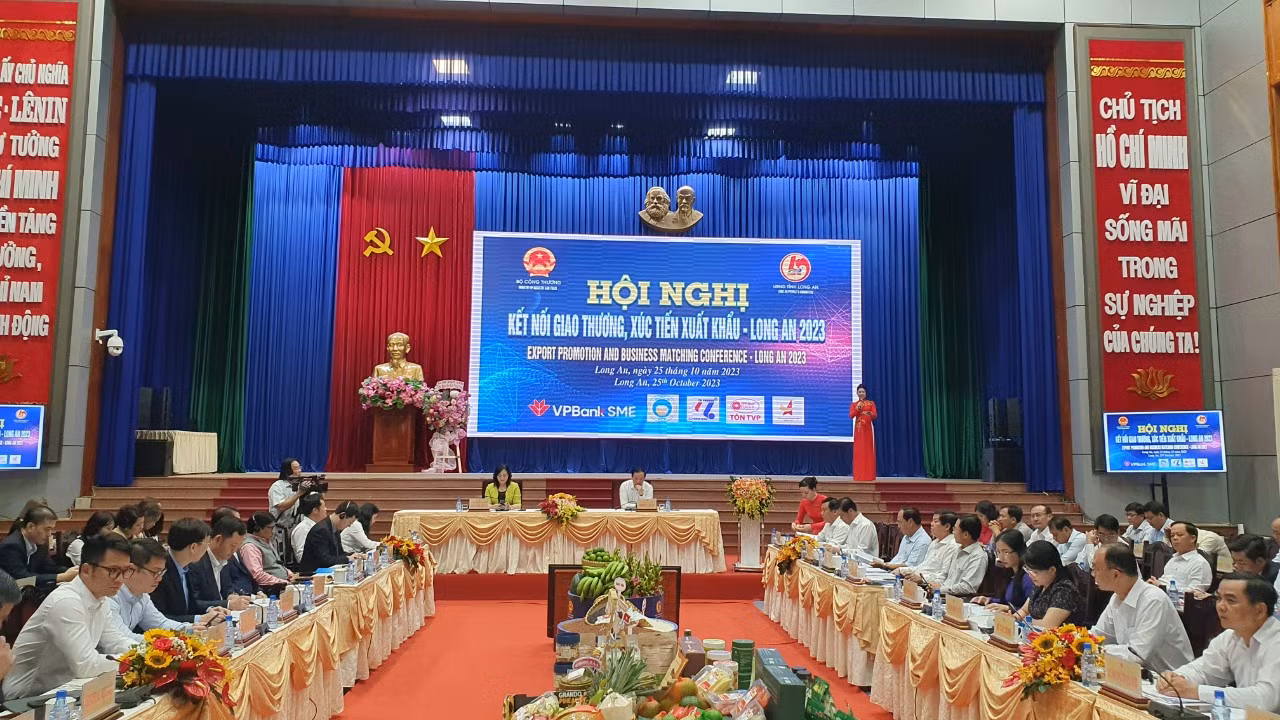 Quang cảnh hội nghị. Quang cảnh hội nghị.